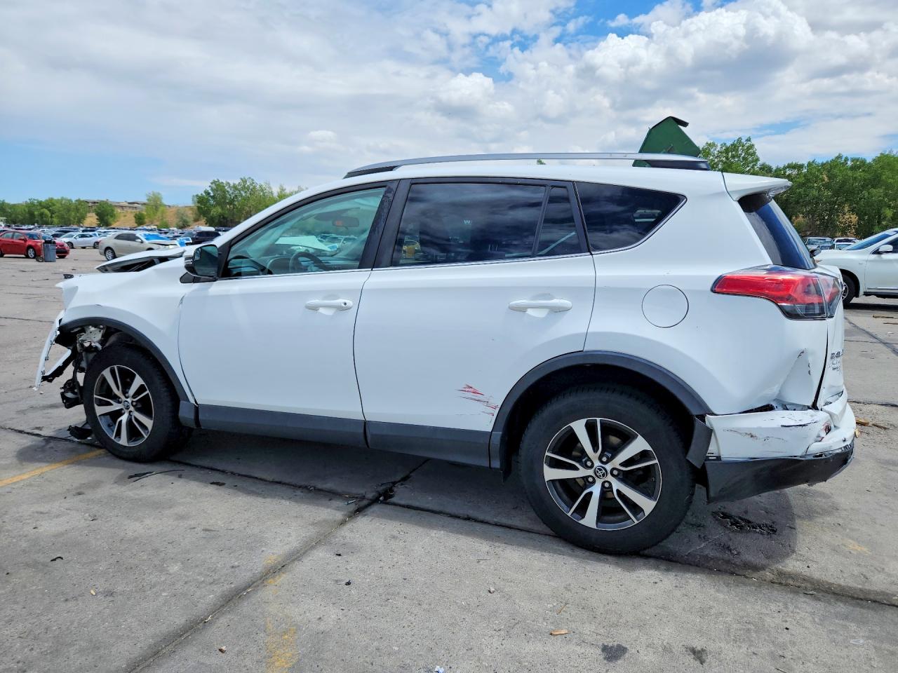 2017 TOYOTA RAV4 XLE — снимка 2