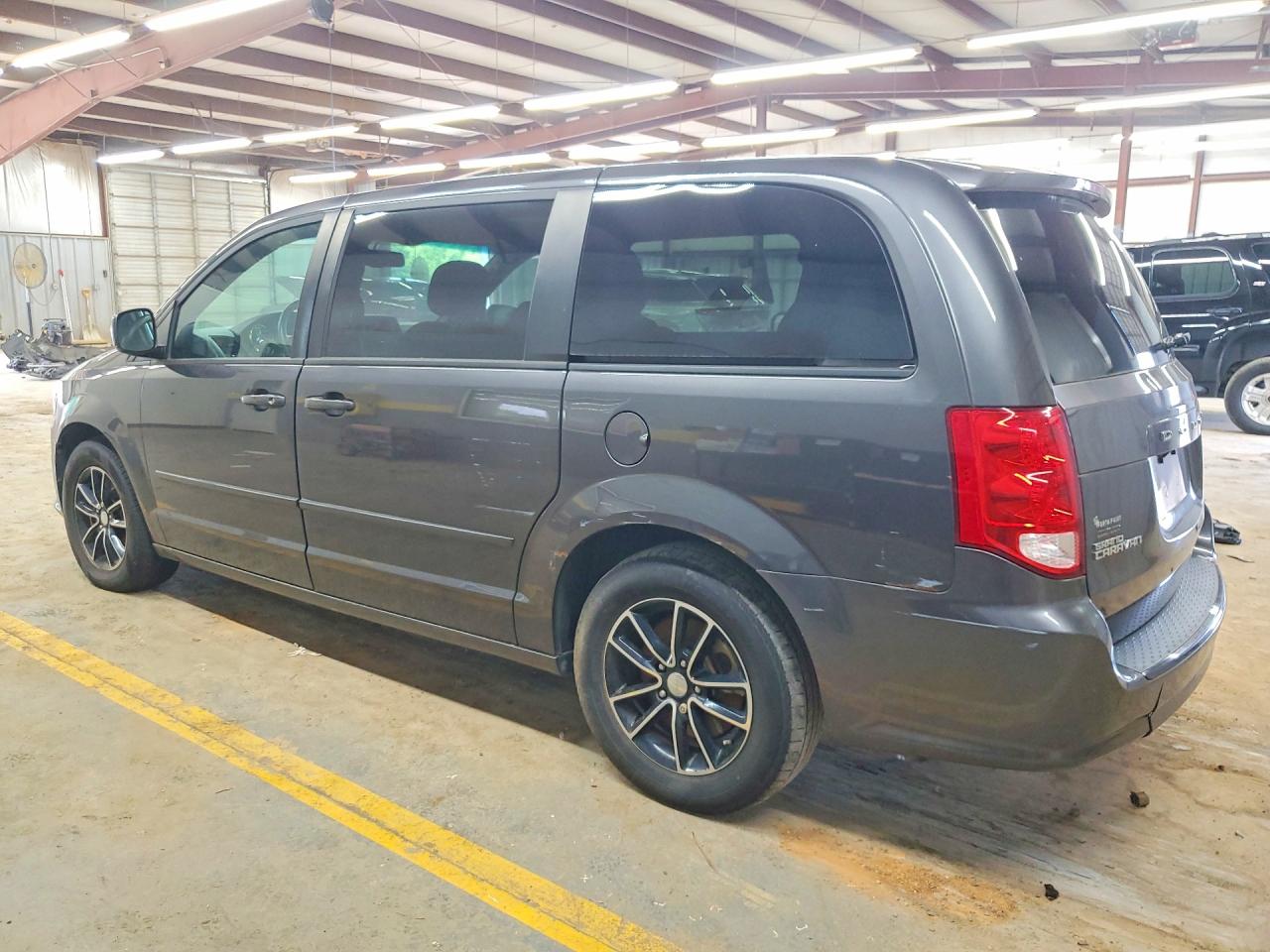 2017 DODGE GRAND CARAVAN SE — снимка 2