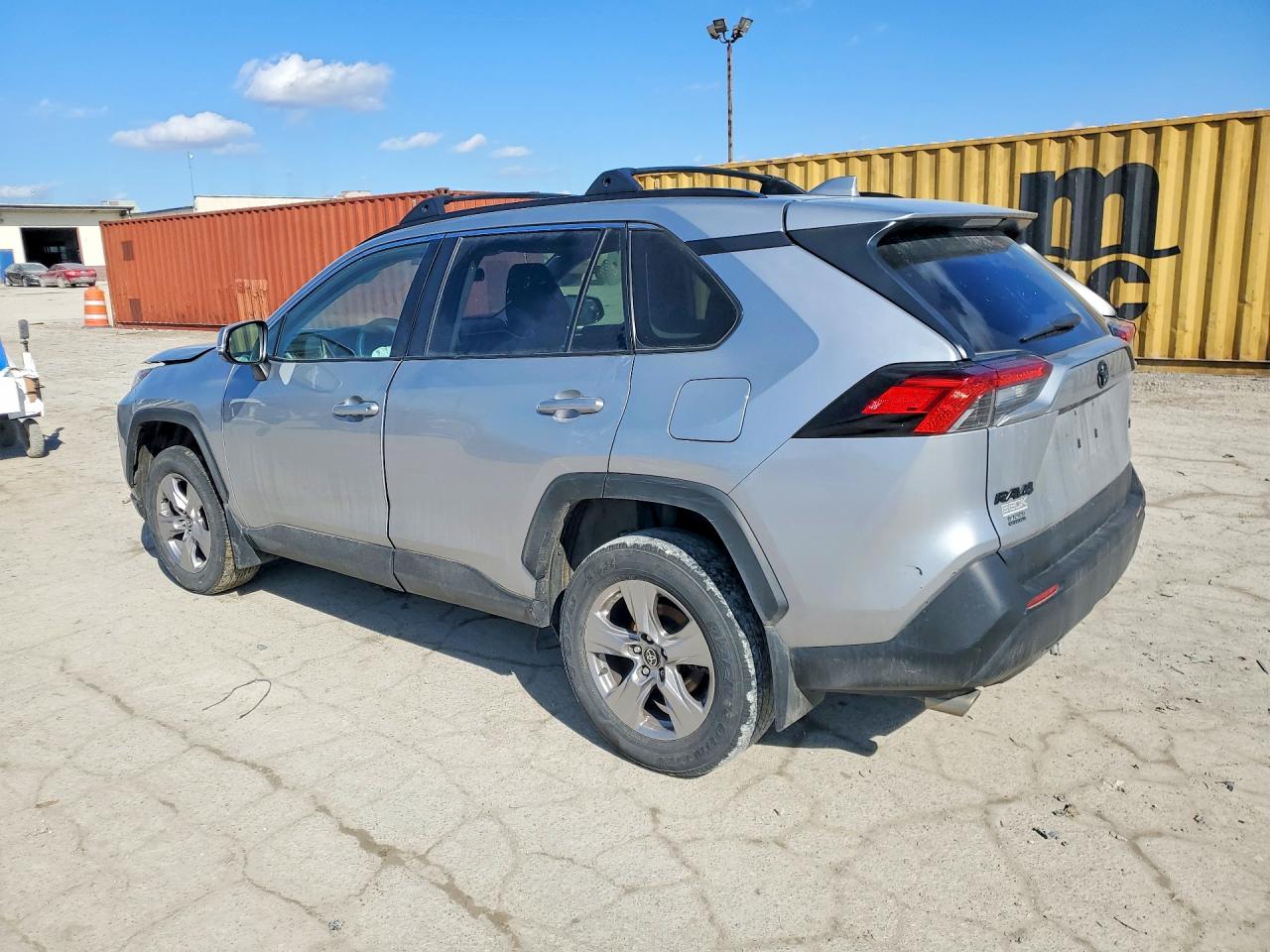 2023 TOYOTA RAV4 XLE — снимка 2