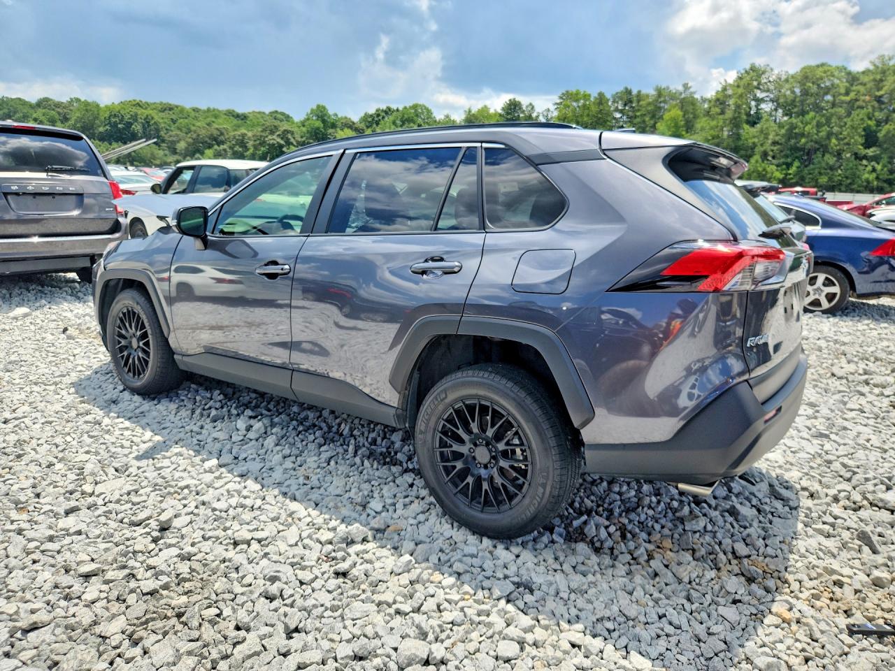 2019 TOYOTA RAV4 XLE — снимка 2