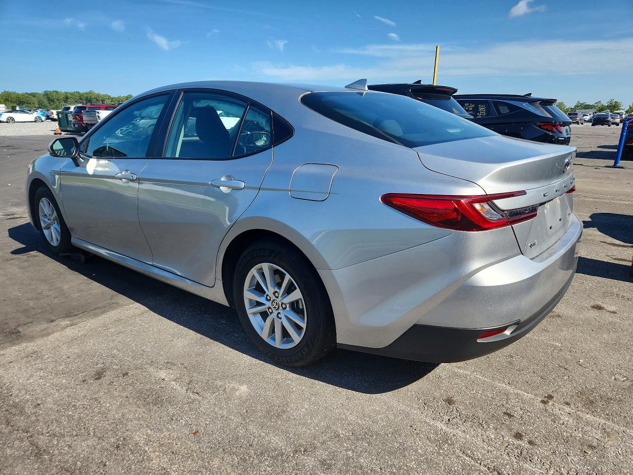 2025 TOYOTA CAMRY LE — снимка 2