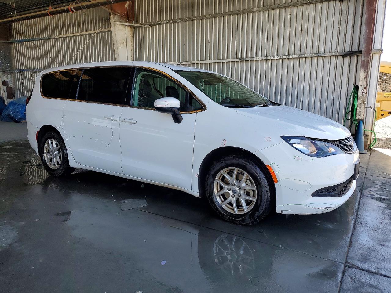 2023 CHRYSLER VOYAGER LX — снимка 4
