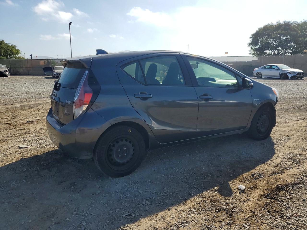 2016 TOYOTA PRIUS C ONE — снимка 3