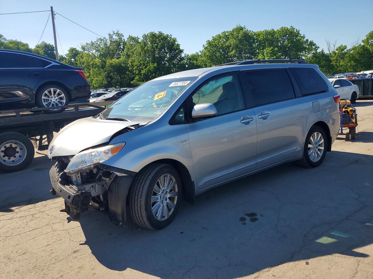 2016 TOYOTA SIENNA LE