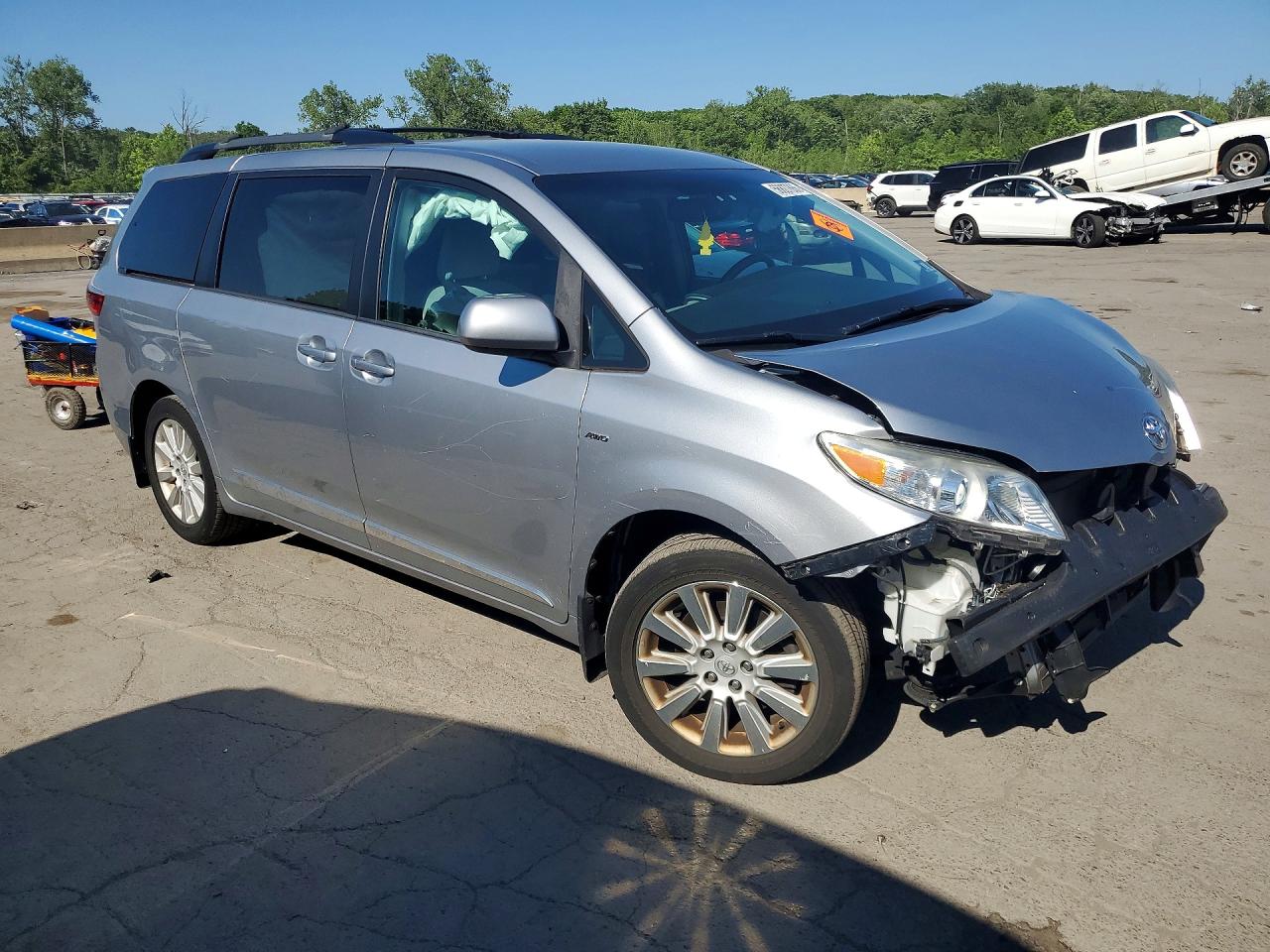 2016 TOYOTA SIENNA LE — снимка 4
