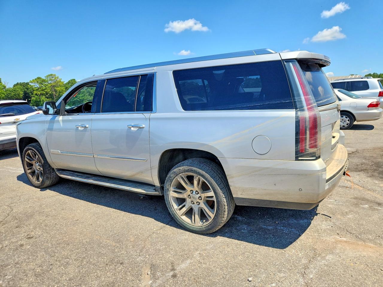 2017 CADILLAC ESCALADE ESV LUXURY — снимка 2