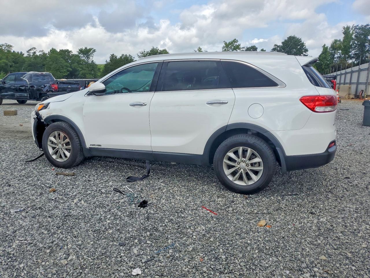 2017 KIA SORENTO LX V6 — снимка 2