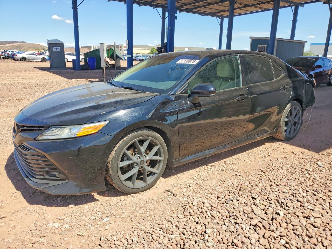 2019 TOYOTA CAMRY XLE