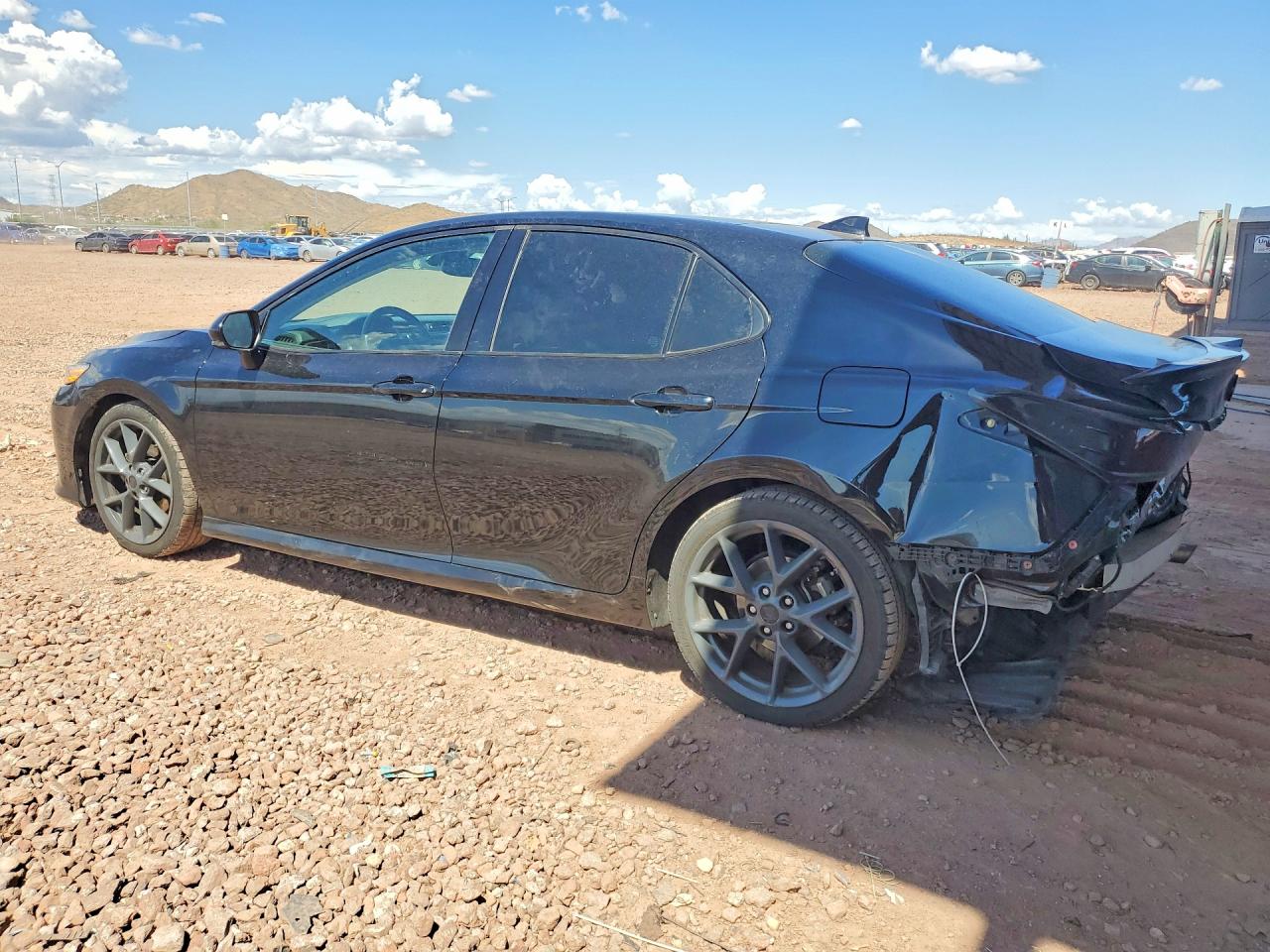 2019 TOYOTA CAMRY XLE — снимка 2