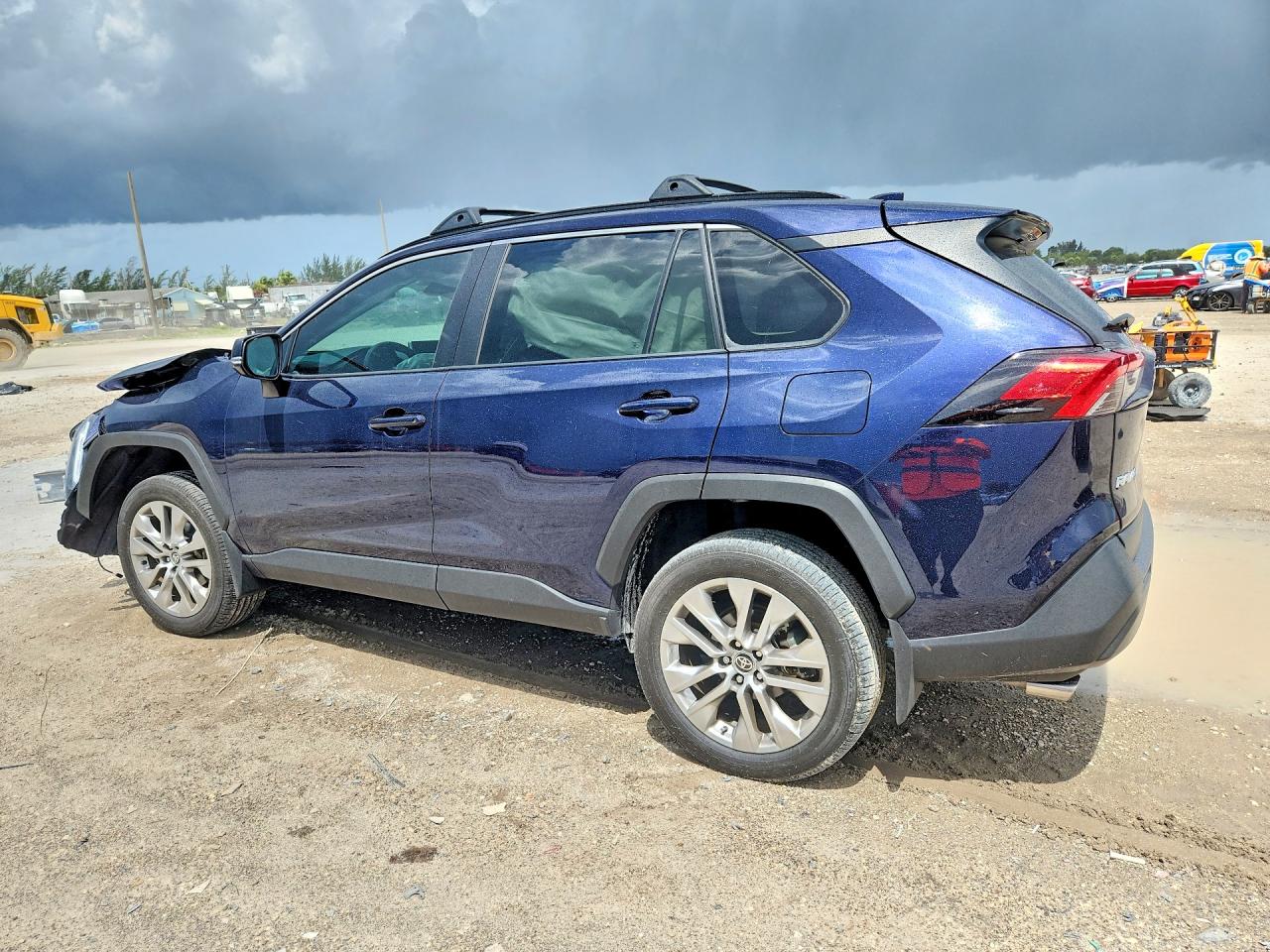 2025 TOYOTA RAV4 XLE PREMIUM — снимка 2