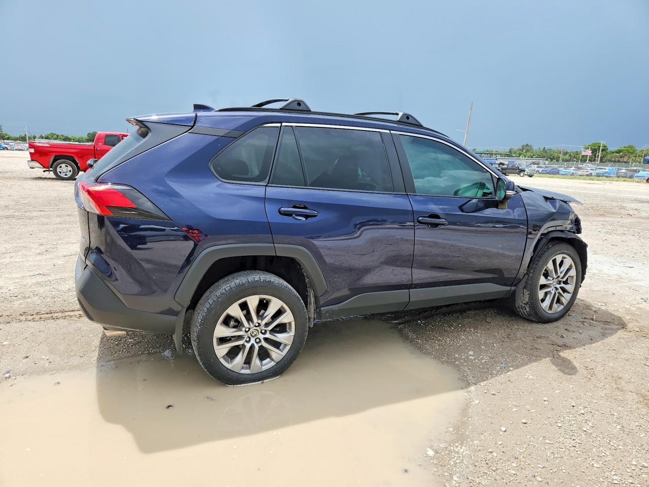 2025 TOYOTA RAV4 XLE PREMIUM — снимка 3