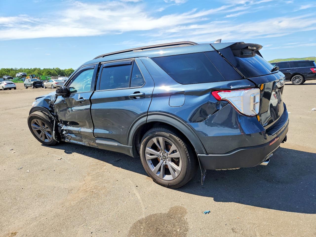 2023 FORD EXPLORER XLT — снимка 2