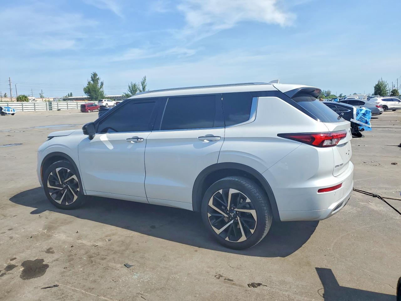 2024 MITSUBISHI OUTLANDER SEL — снимка 2