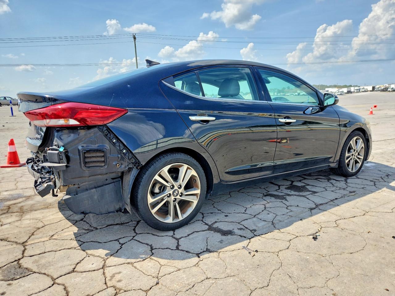 2017 HYUNDAI ELANTRA LIMITED — снимка 3