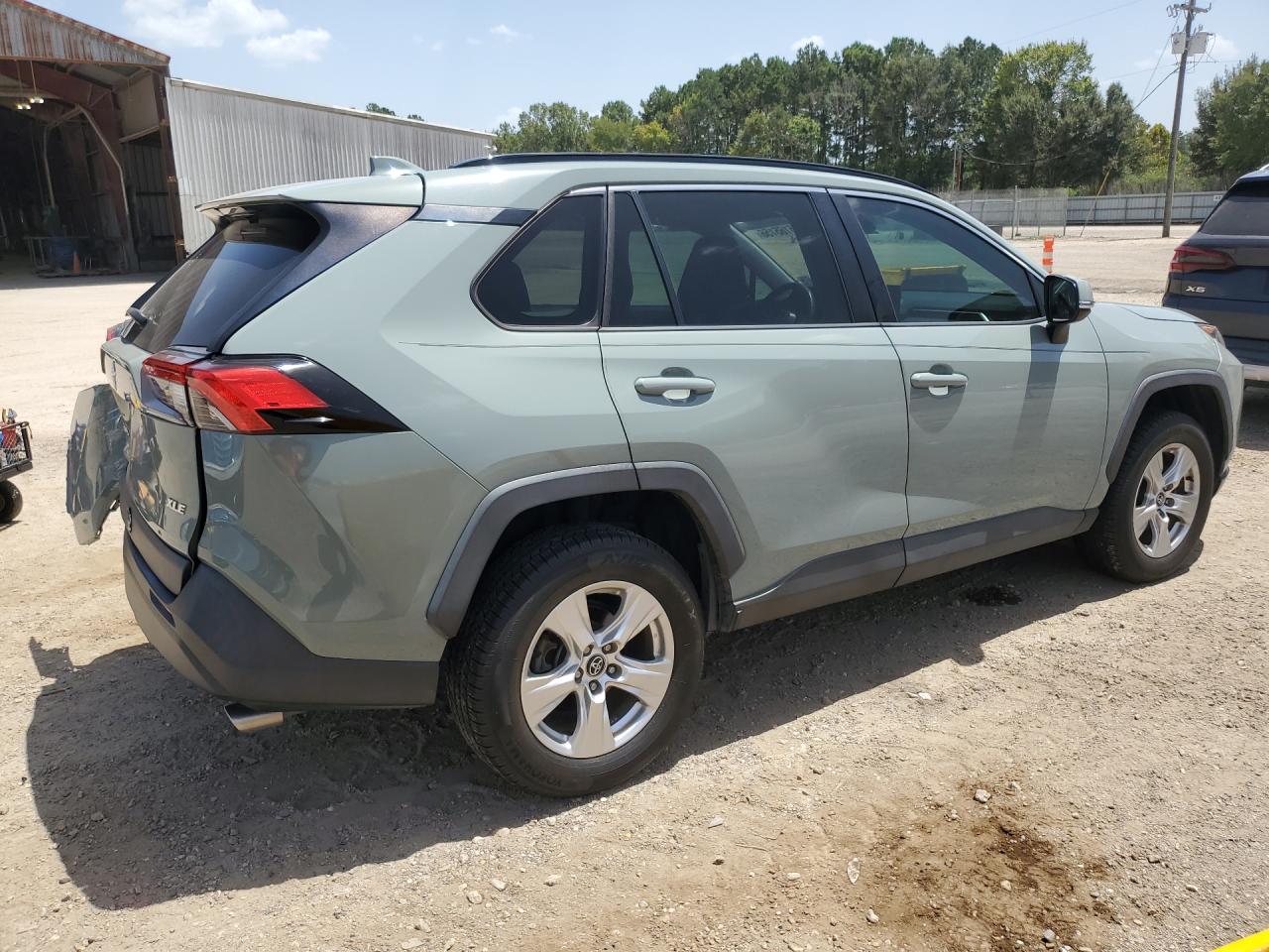 2021 TOYOTA RAV4 XLE — снимка 3