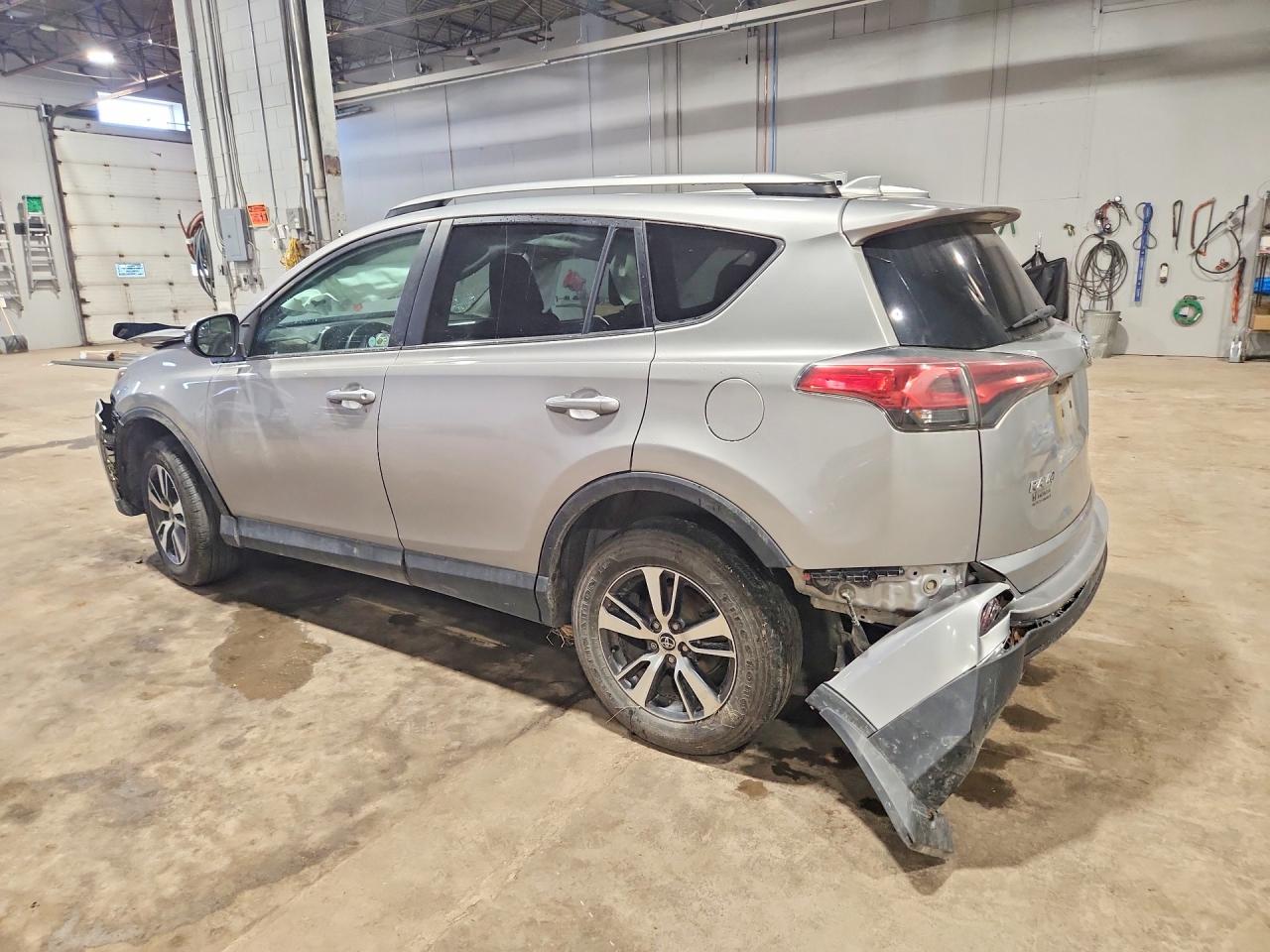 2018 TOYOTA RAV4 LE — снимка 2
