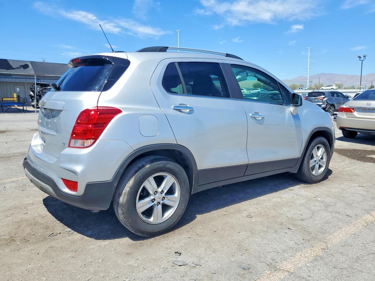 2018 CHEVROLET TRAX 1LT — снимка 3