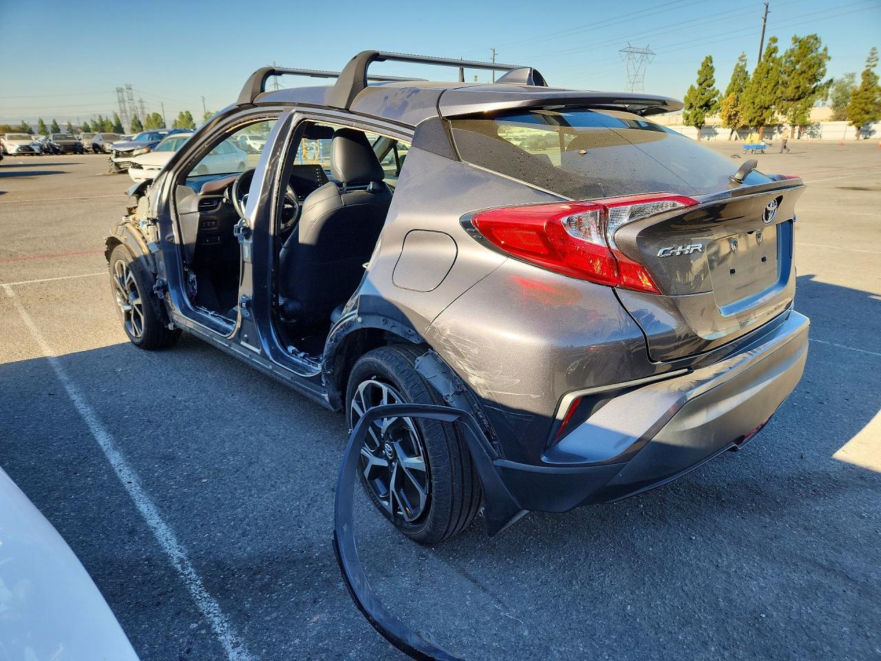 2019 TOYOTA C-HR LIMITED — снимка 2
