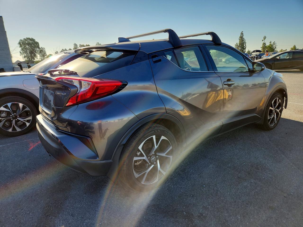 2019 TOYOTA C-HR LIMITED — снимка 3