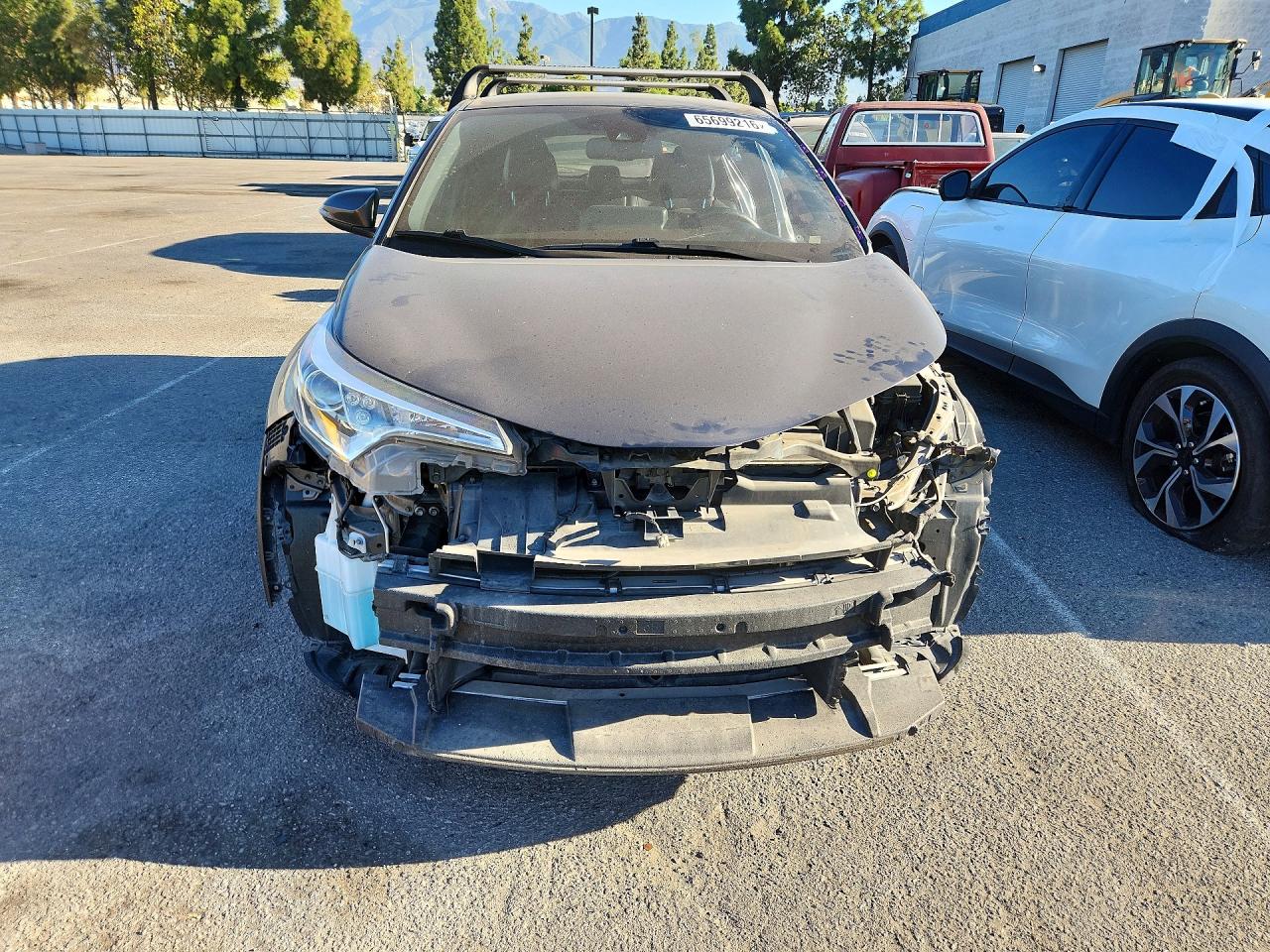 2019 TOYOTA C-HR LIMITED — снимка 5