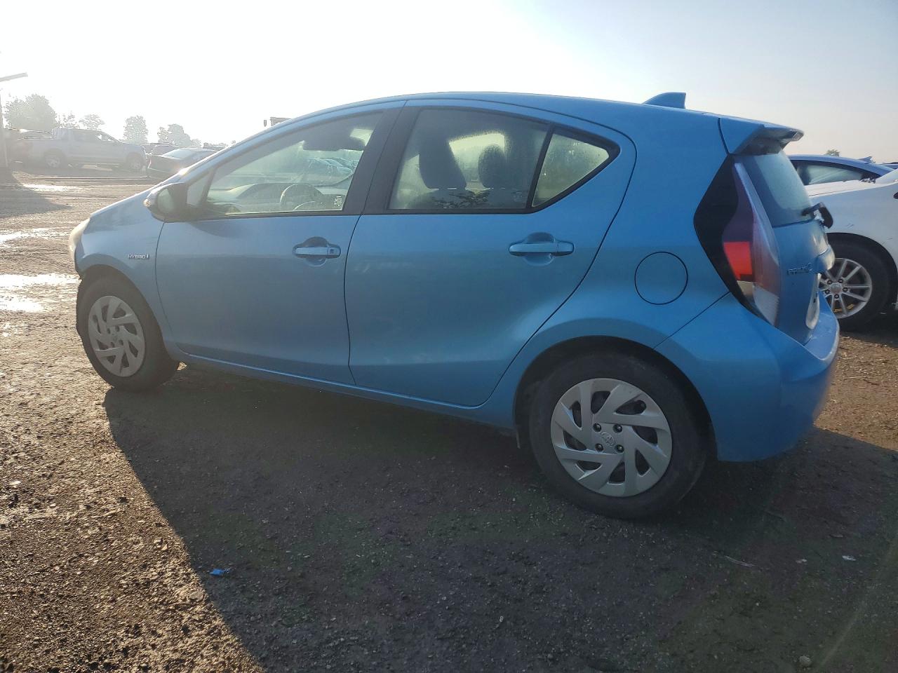 2016 TOYOTA PRIUS C ONE — снимка 2