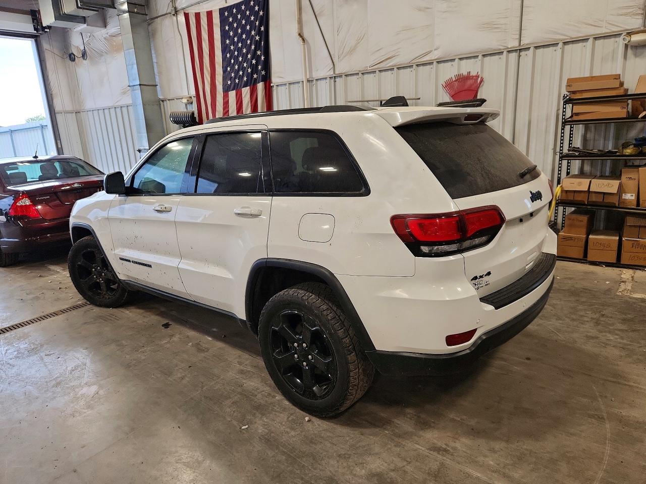 2019 JEEP GRAND CHEROKEE LAREDO — снимка 2