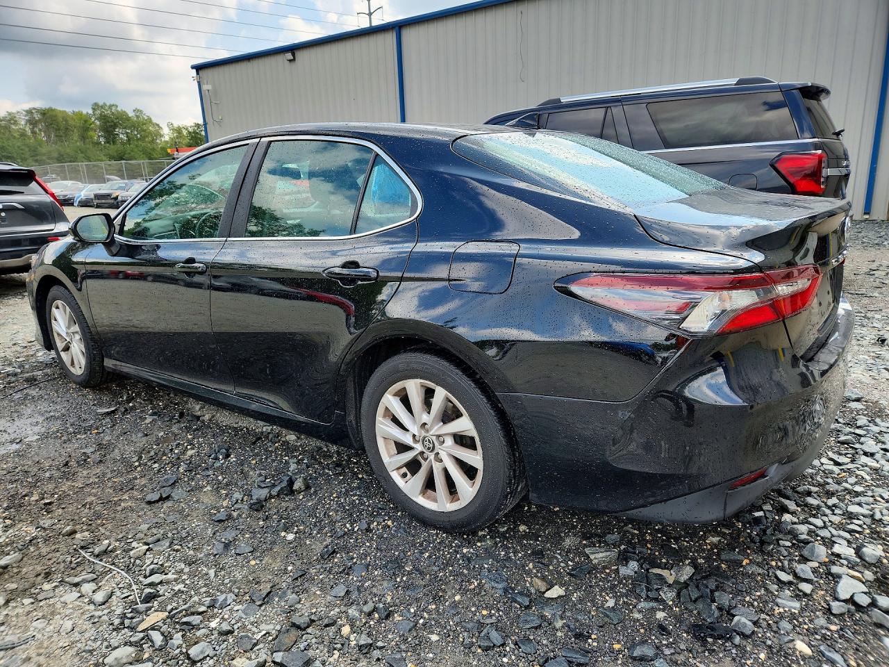 2021 TOYOTA CAMRY LE — снимка 2