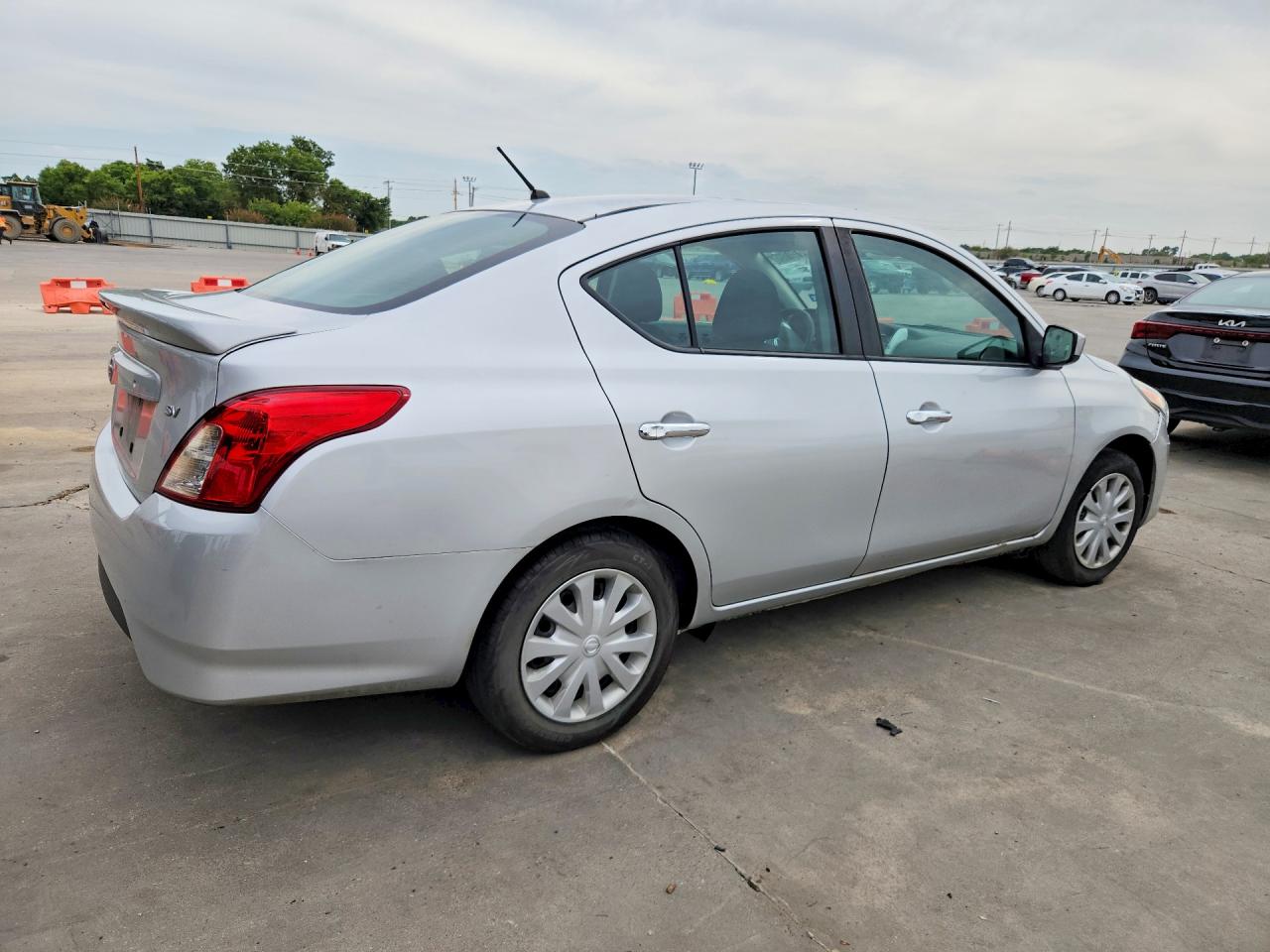 2019 NISSAN VERSA SV — снимка 3