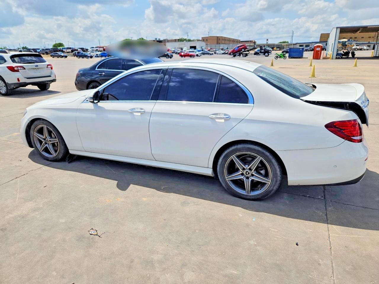 2017 MERCEDES-BENZ E 300 4MATIC — снимка 2