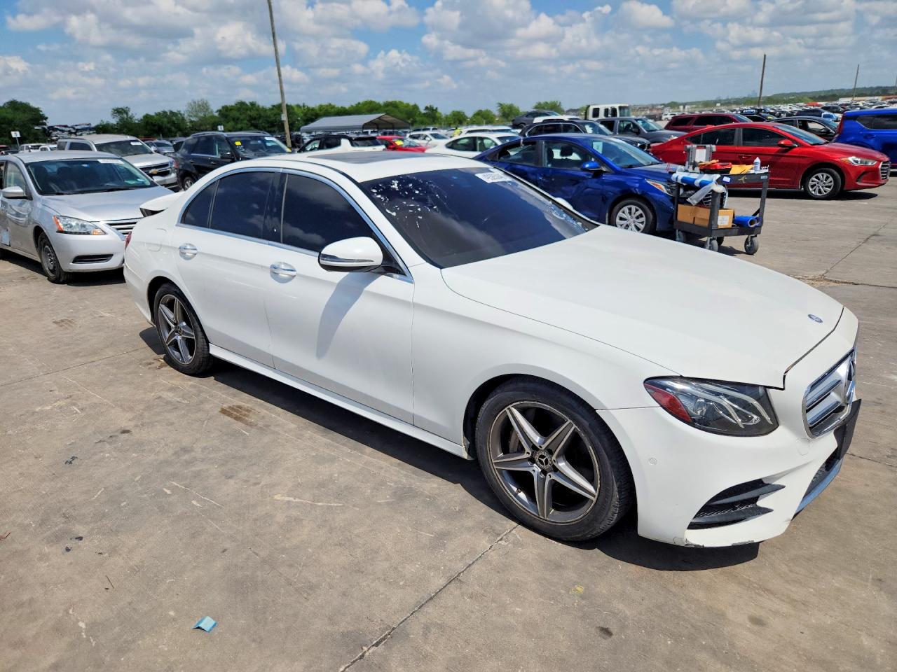 2017 MERCEDES-BENZ E 300 4MATIC — снимка 4
