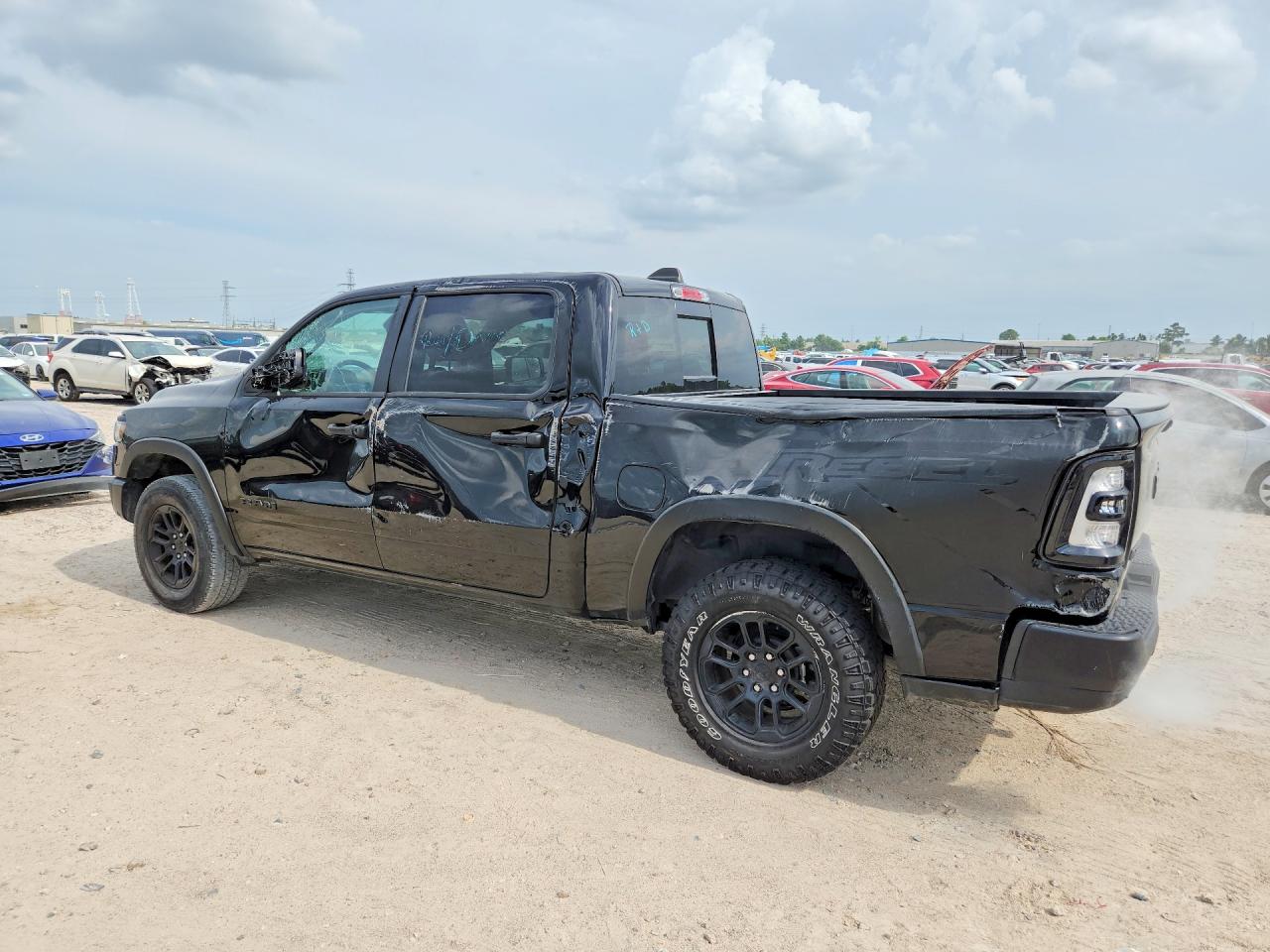 2025 RAM 1500 REBEL — снимка 2