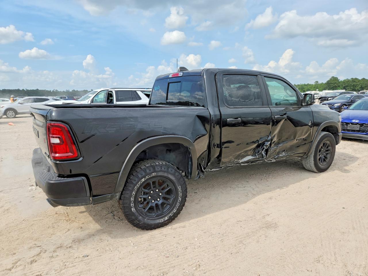 2025 RAM 1500 REBEL — снимка 3
