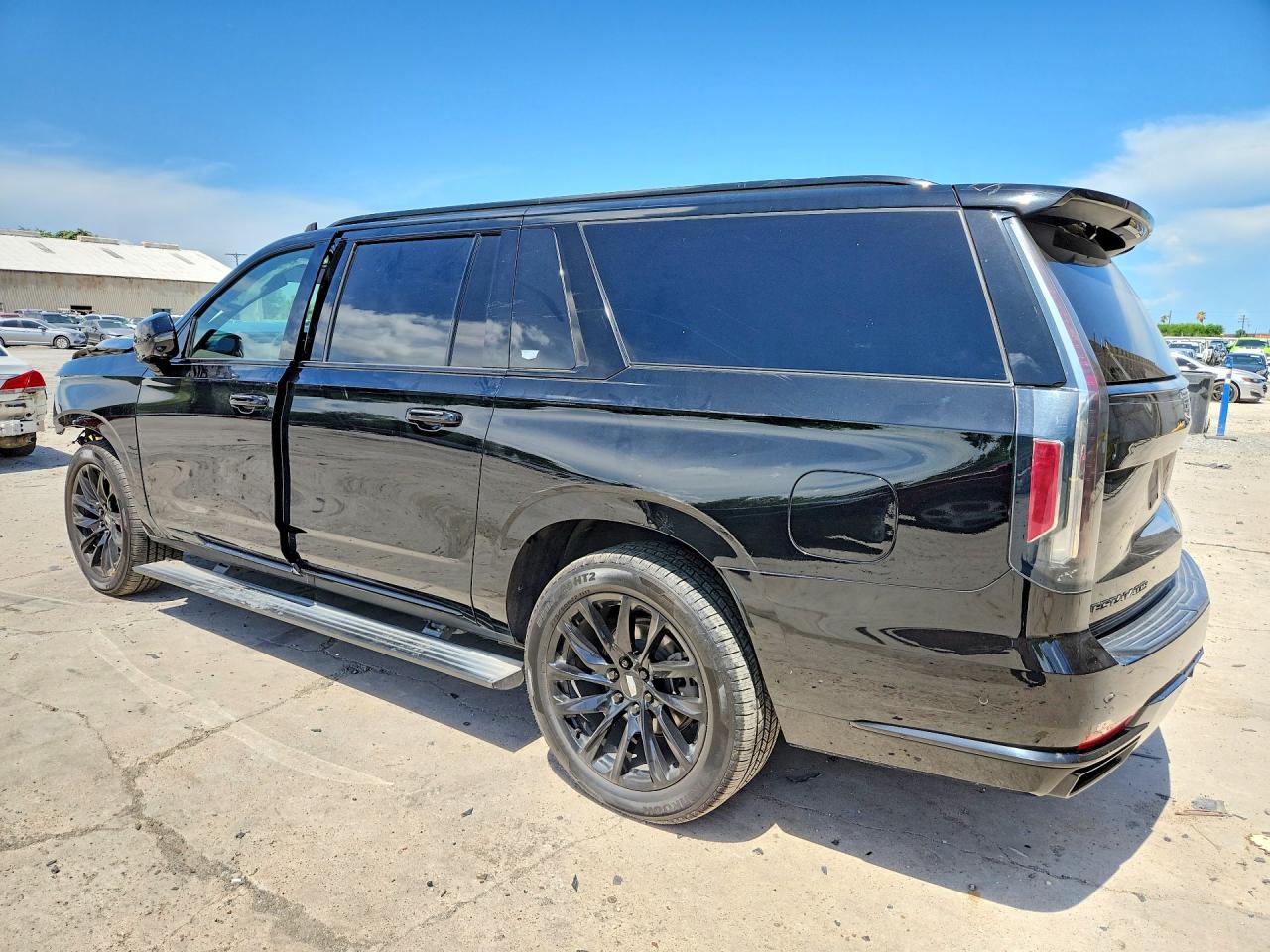 2021 CADILLAC ESCALADE ESV SPORT — снимка 2