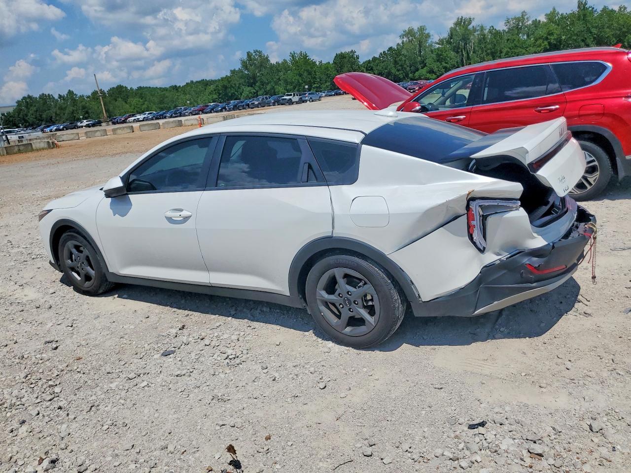 2025 KIA K4 LXS — снимка 2
