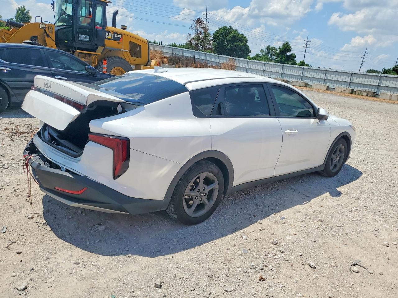 2025 KIA K4 LXS — снимка 3
