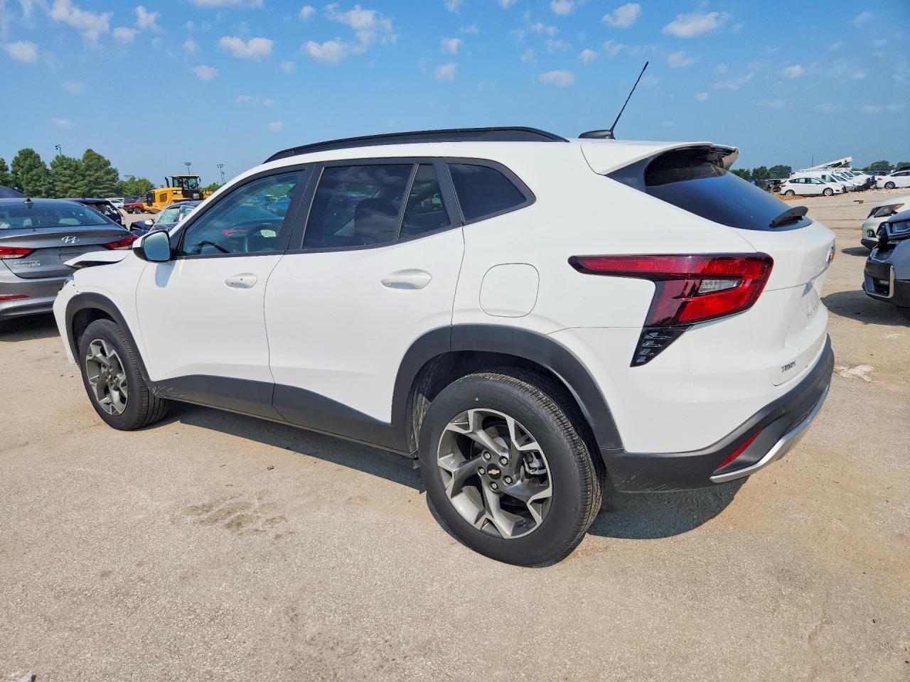2025 CHEVROLET TRAX 1LT — снимка 2