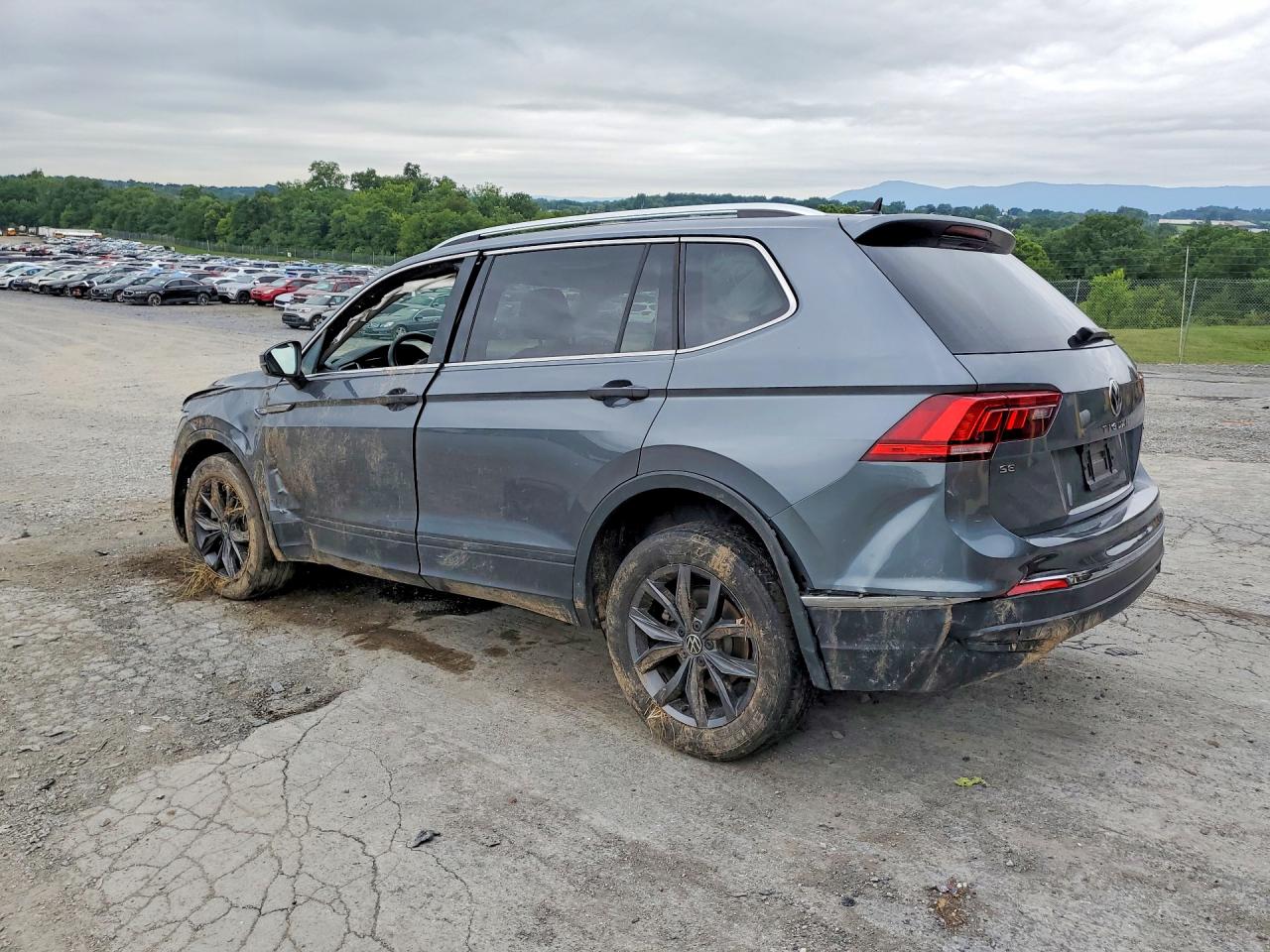 2024 VOLKSWAGEN TIGUAN SE — снимка 2