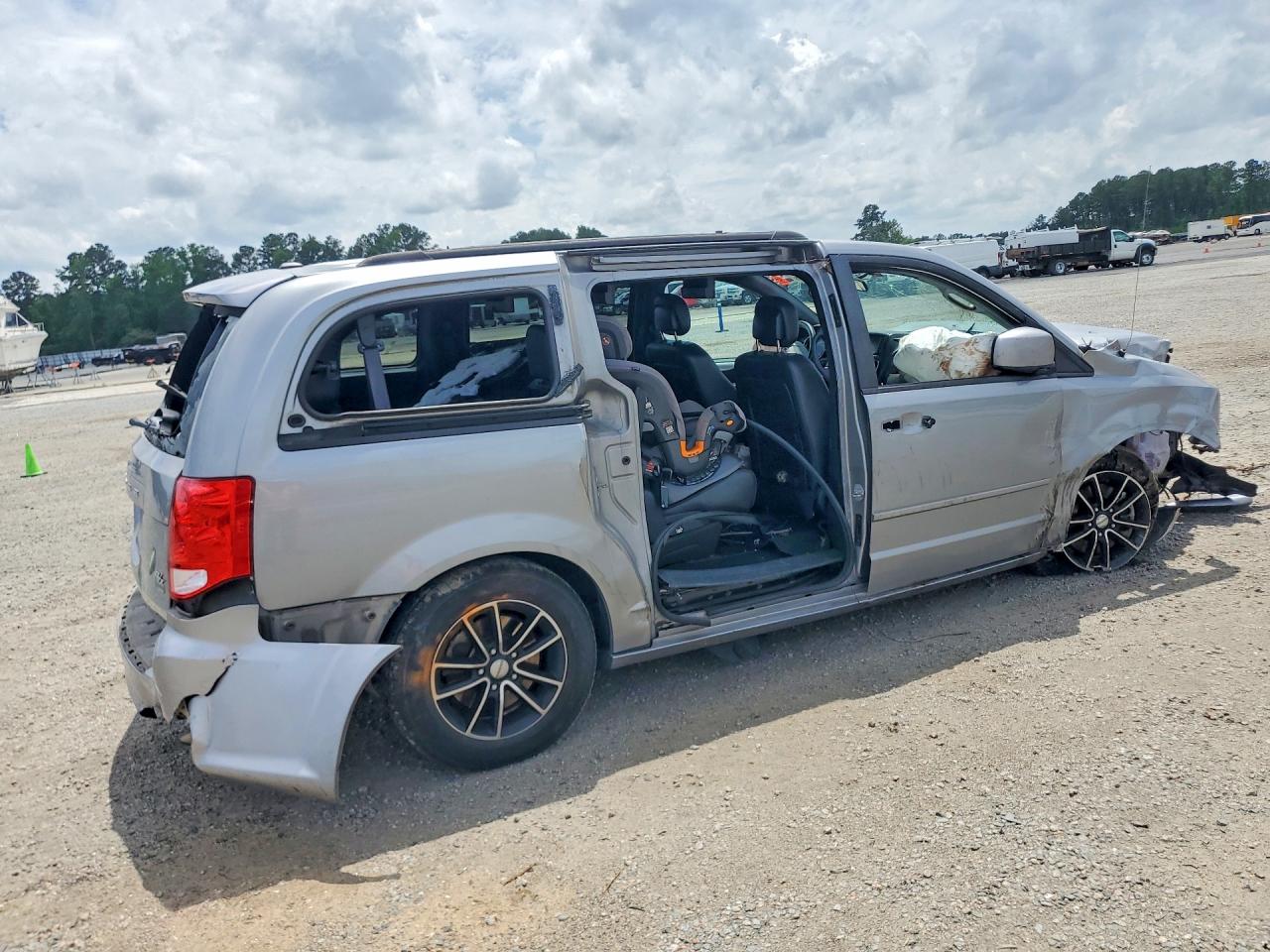 2016 DODGE GRAND CARAVAN R — снимка 3