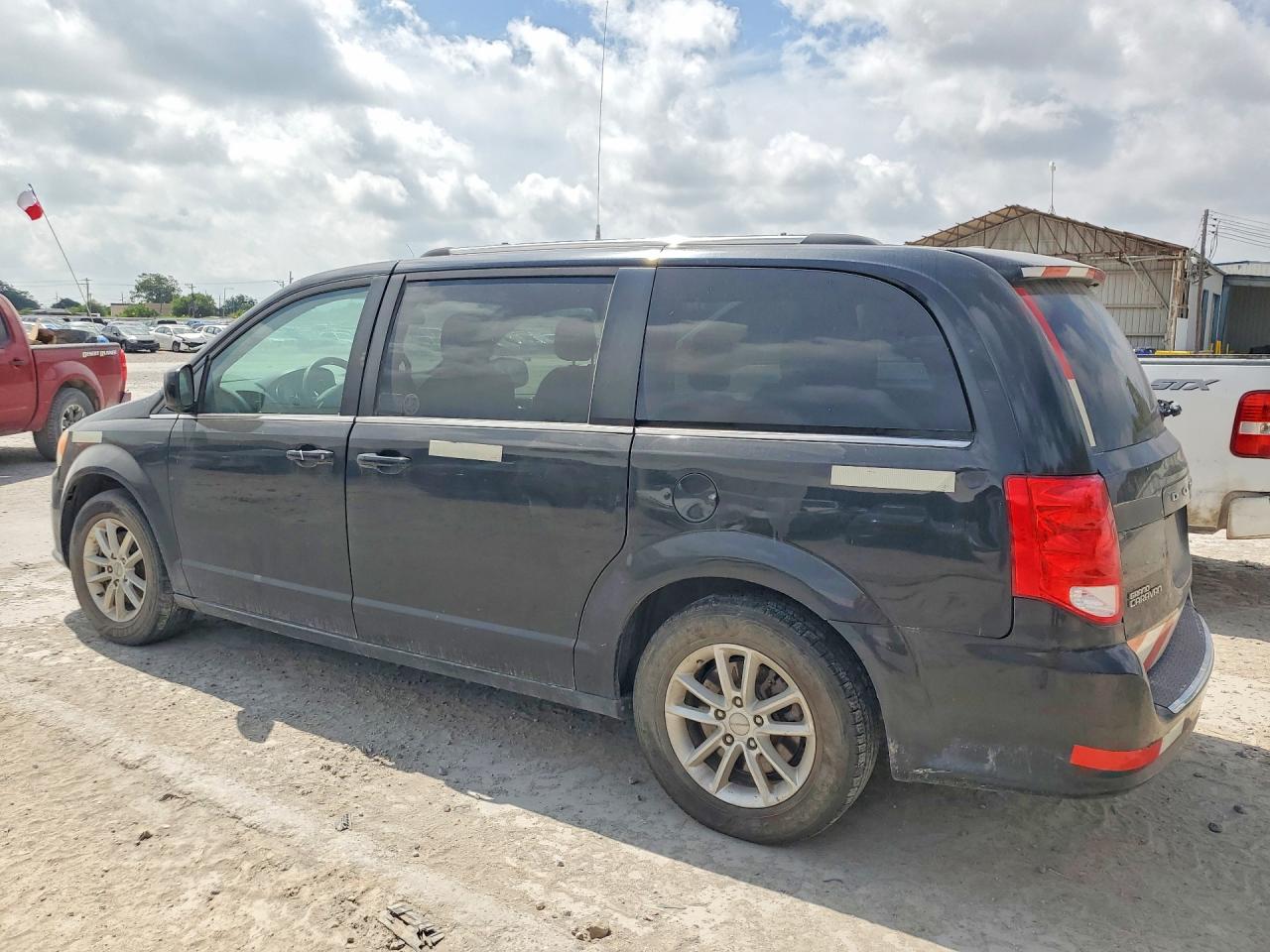 2019 DODGE GRAND CARAVAN SXT — снимка 2