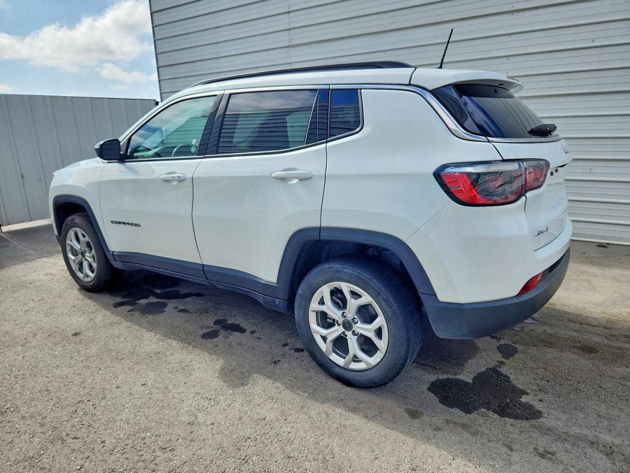 2025 JEEP COMPASS LATITUDE — снимка 2
