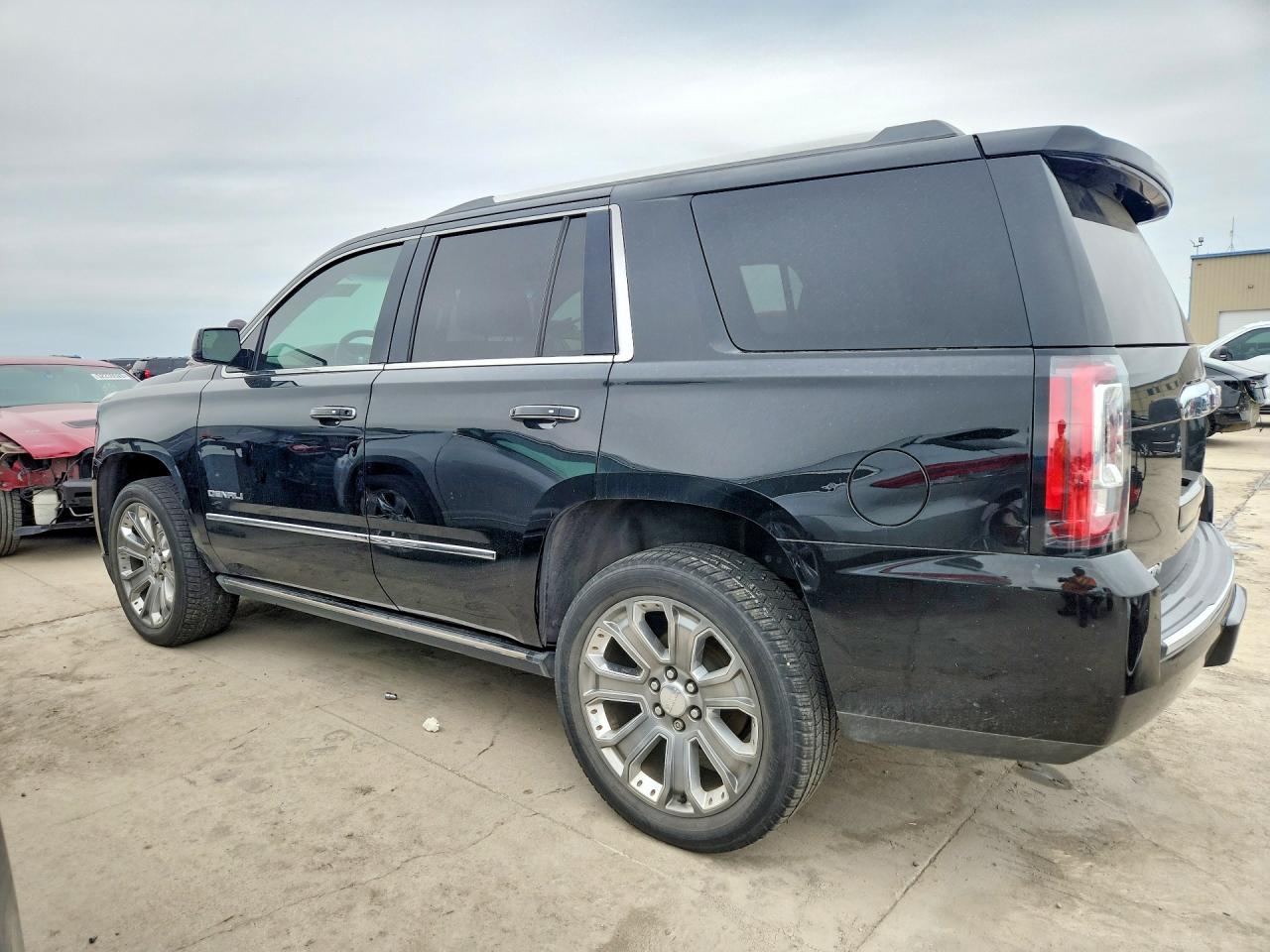 2016 GMC YUKON DENALI — снимка 2
