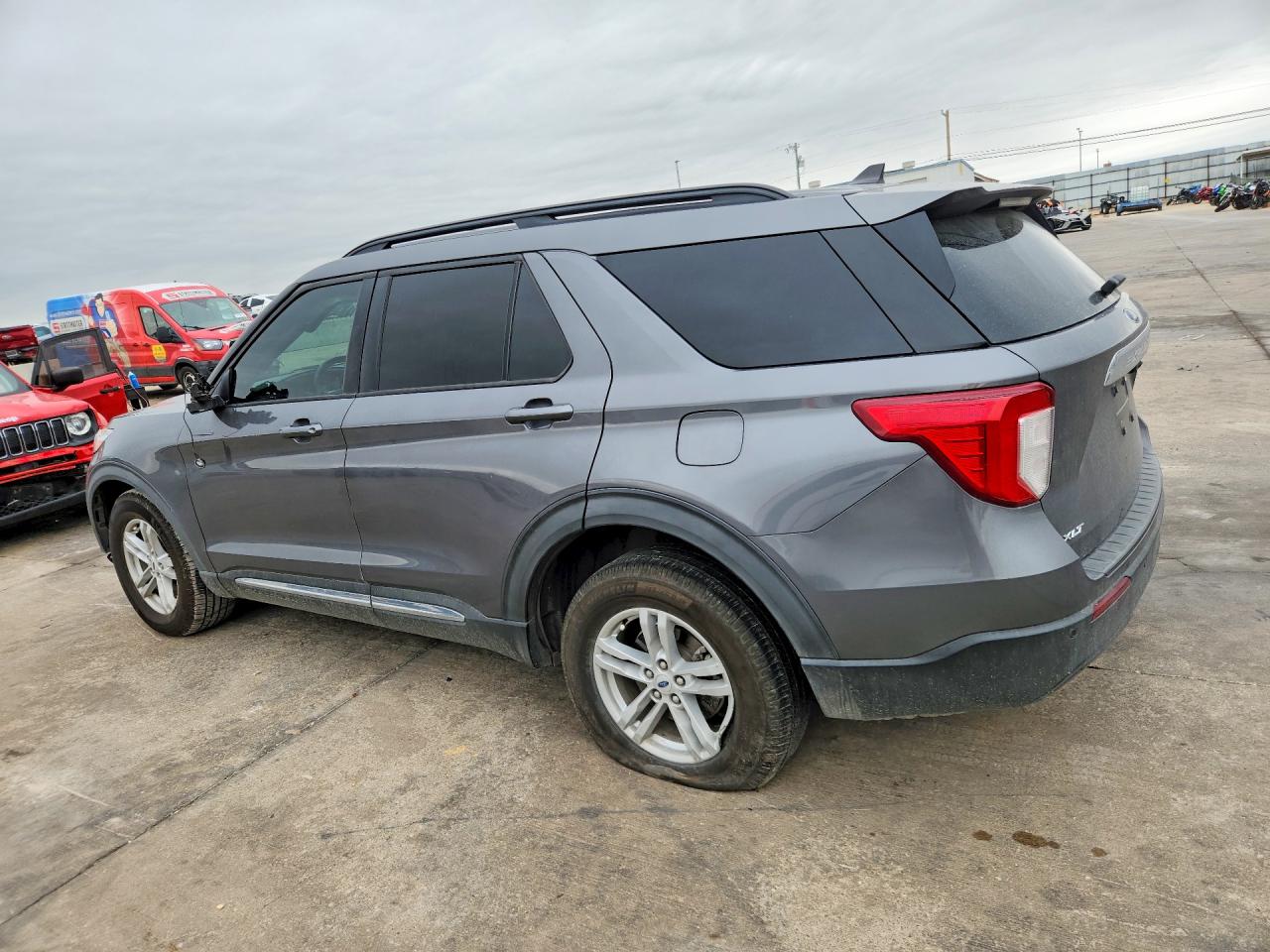 2021 FORD EXPLORER XLT — снимка 2