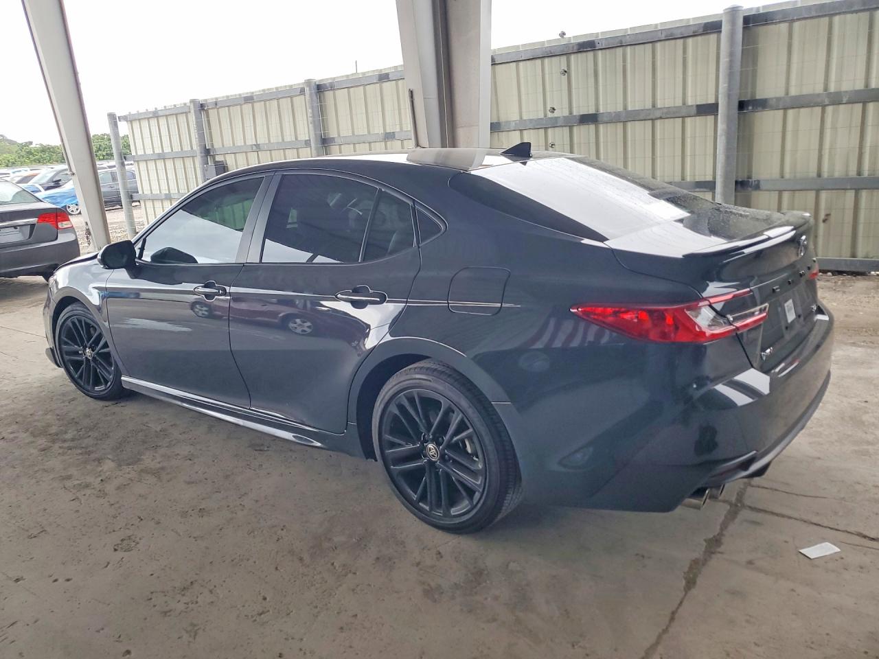 2025 TOYOTA CAMRY SE — снимка 2