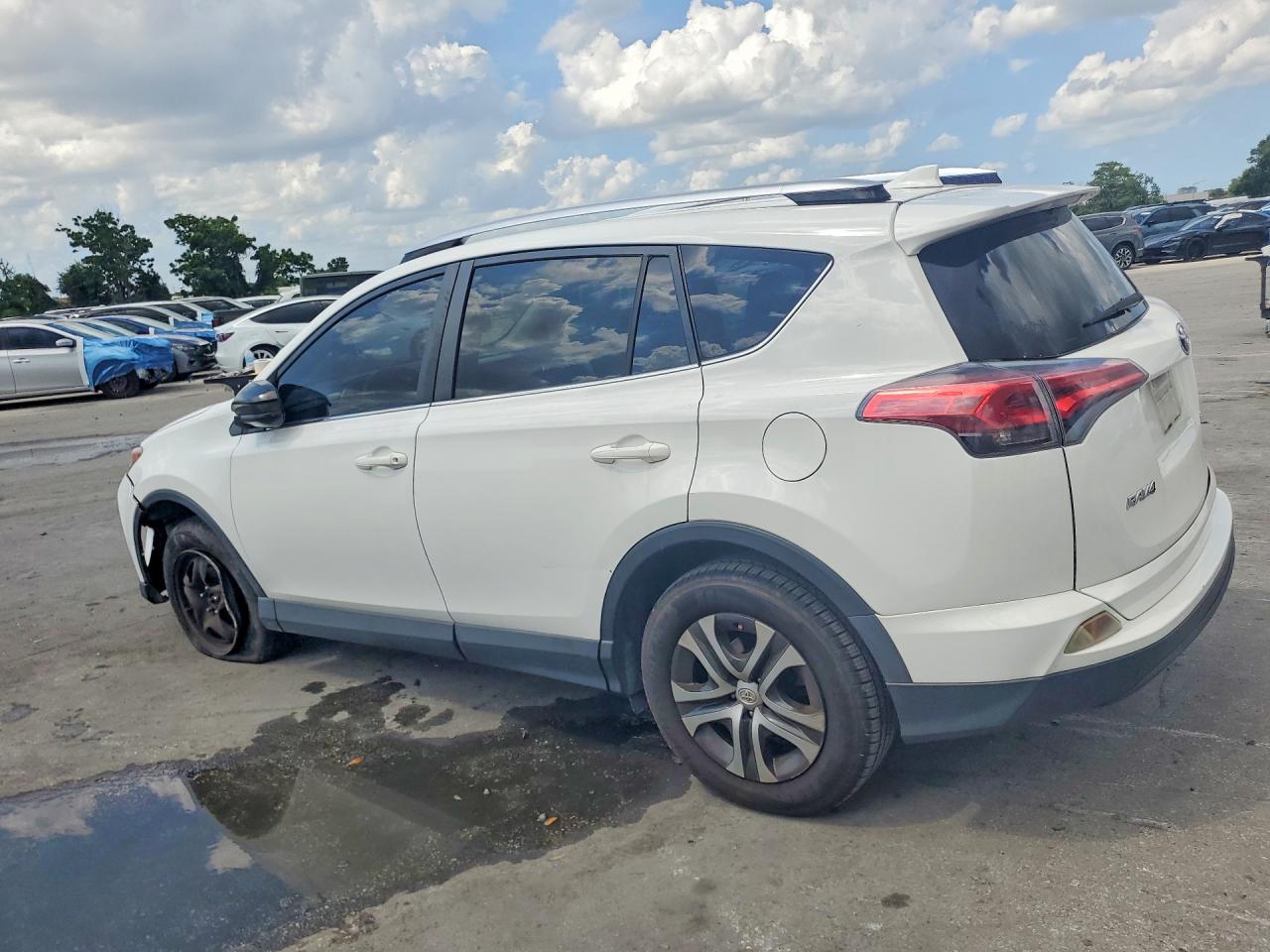 2016 TOYOTA RAV4 LE — снимка 2