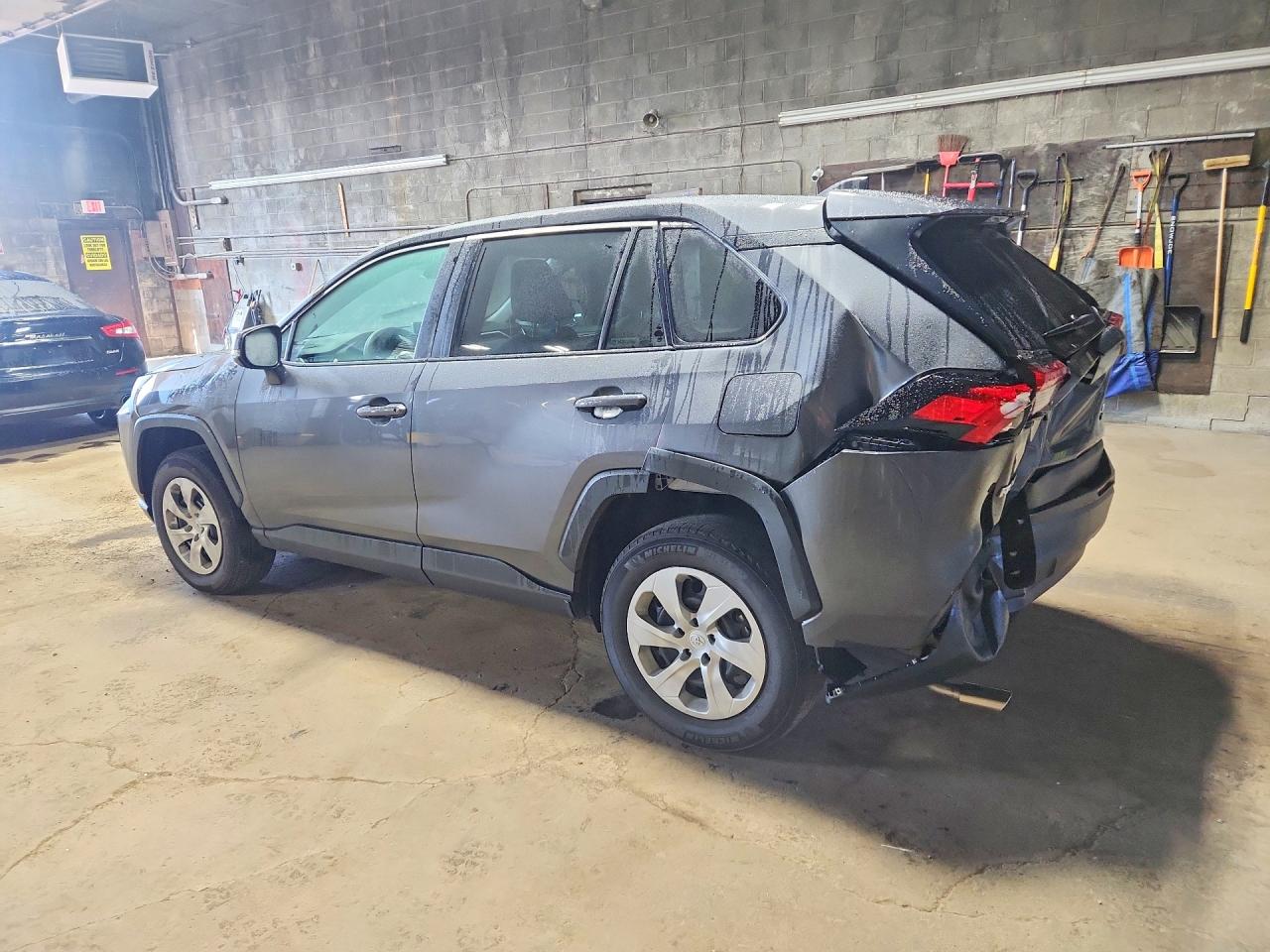 2025 TOYOTA RAV4 LE — снимка 2