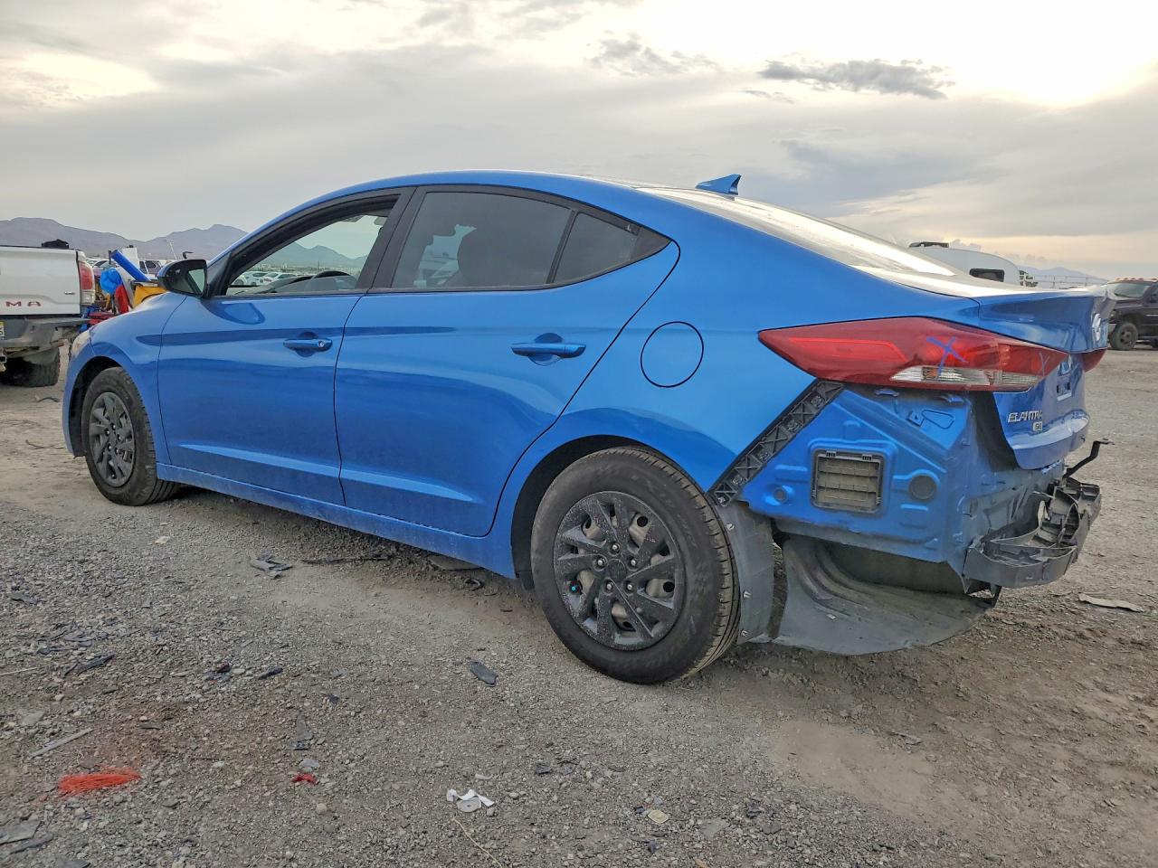 2017 HYUNDAI ELANTRA SE — снимка 2