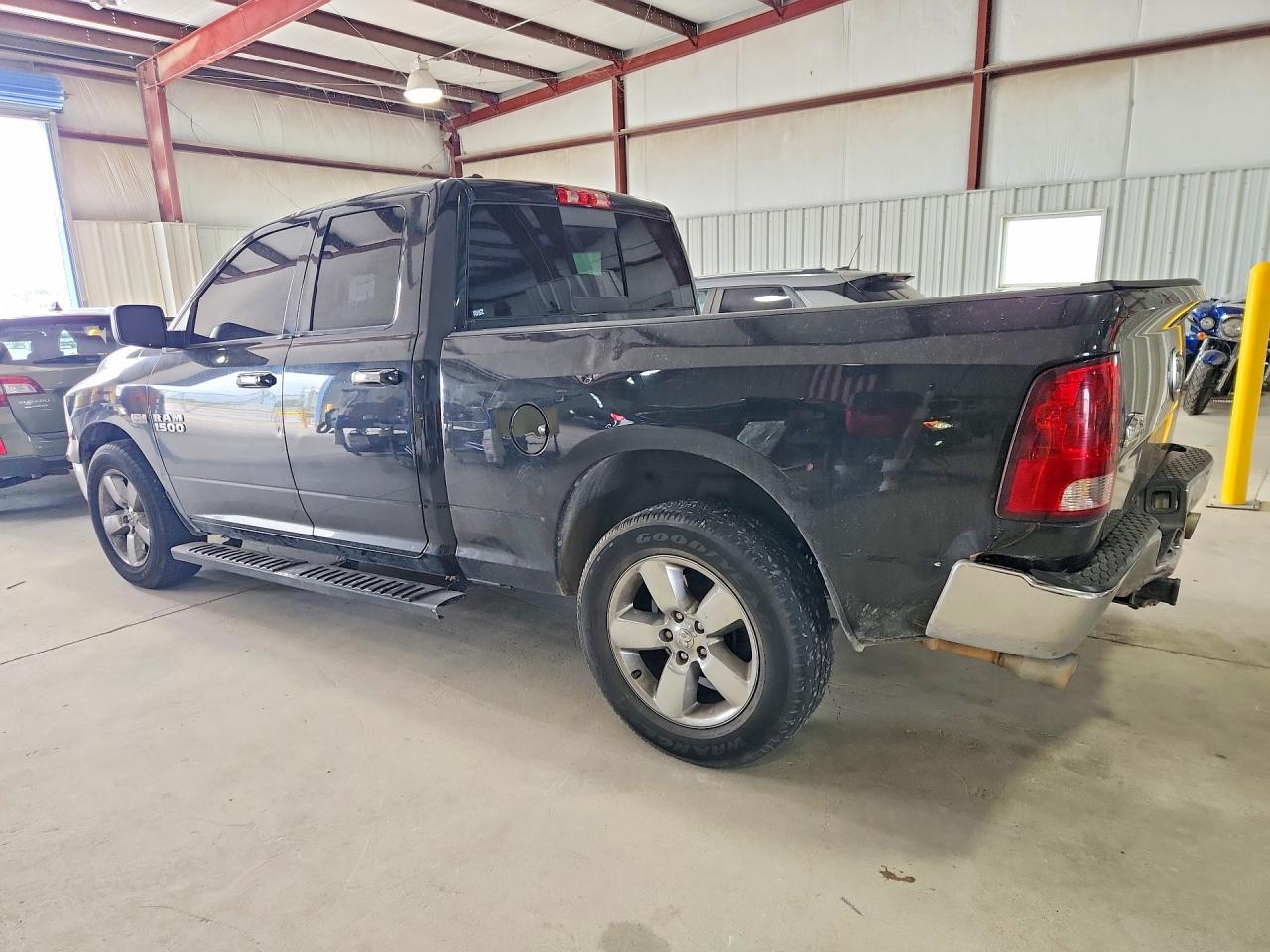 2016 RAM 1500 SLT — снимка 2