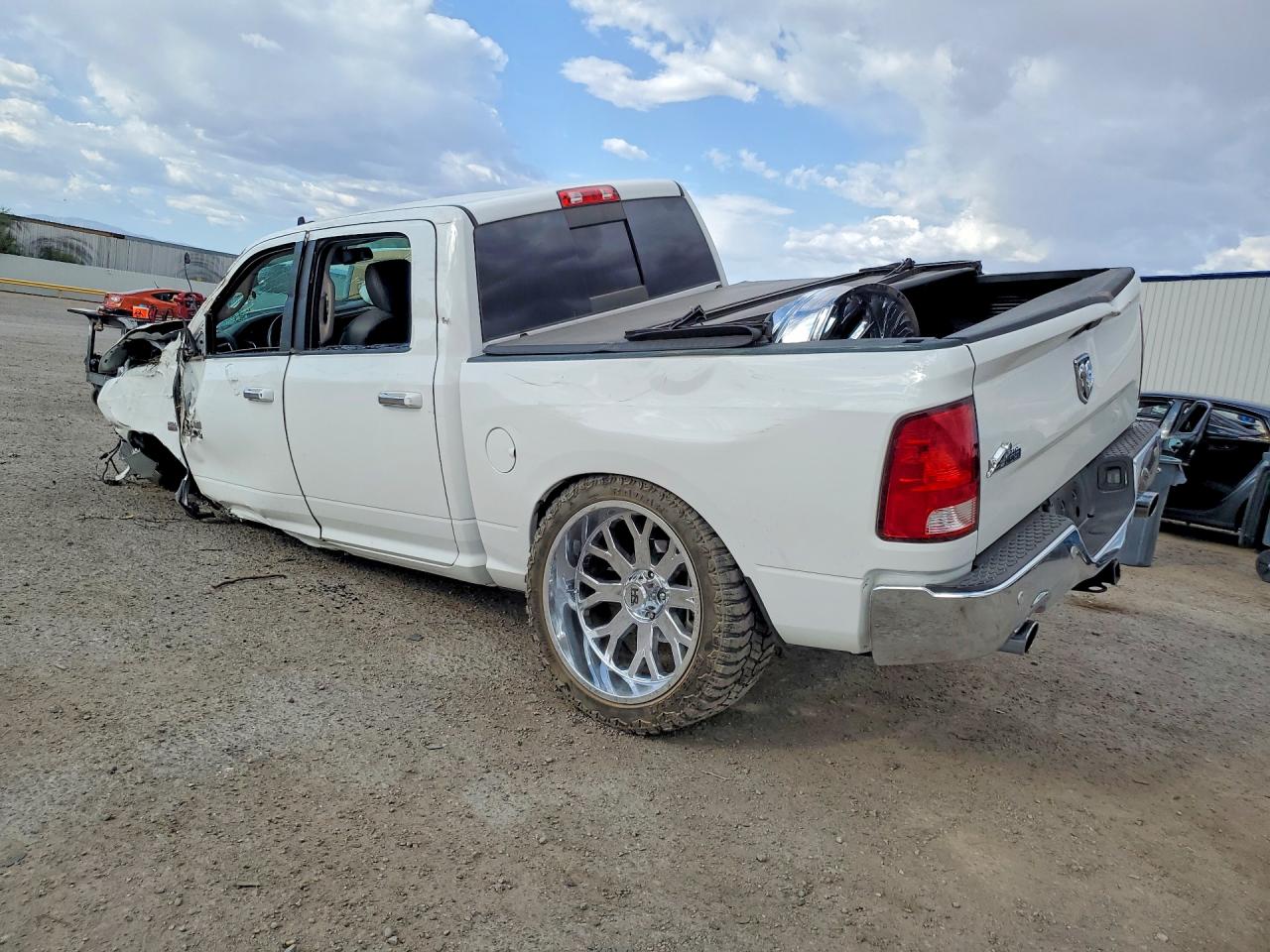 2017 RAM 1500 SLT — снимка 2