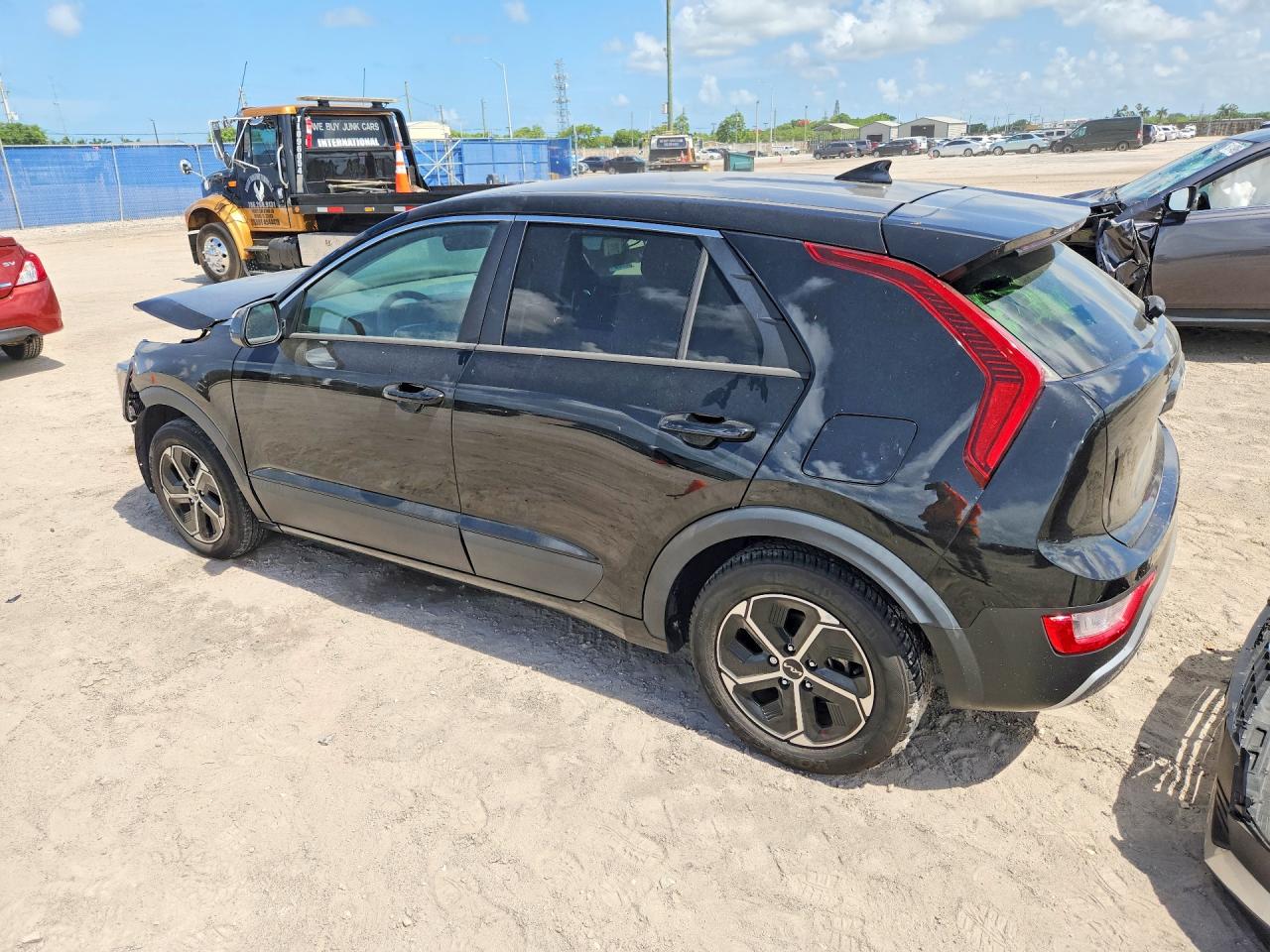 2023 KIA NIRO LX — снимка 2