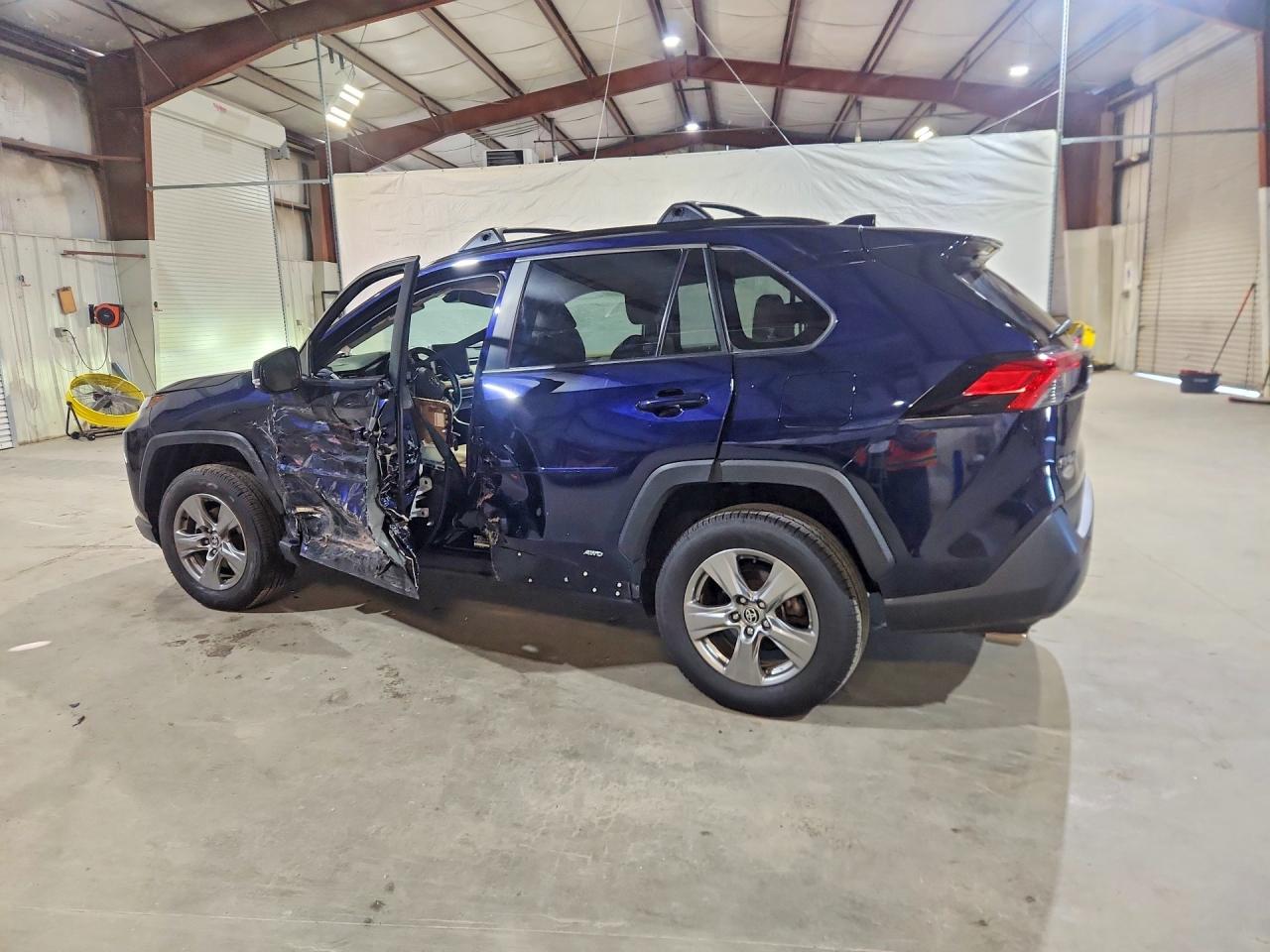 2023 TOYOTA RAV4 HYBRID XLE — снимка 2
